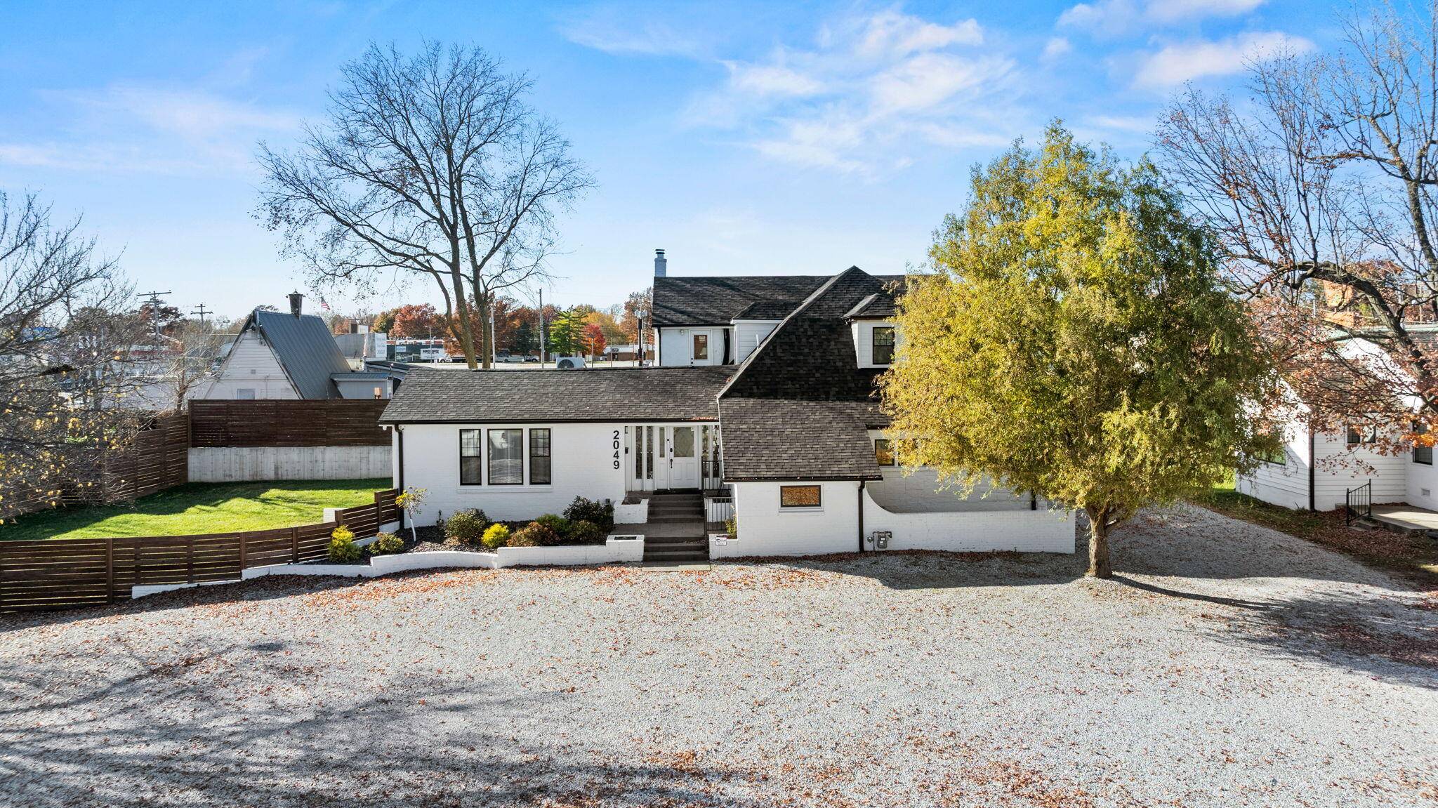2049 S Brentwood BLVD, Springfield, MO 65804
