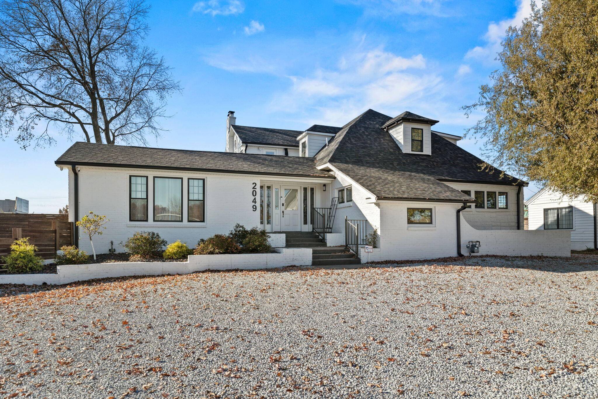 2049 S Brentwood BLVD, Springfield, MO 65804