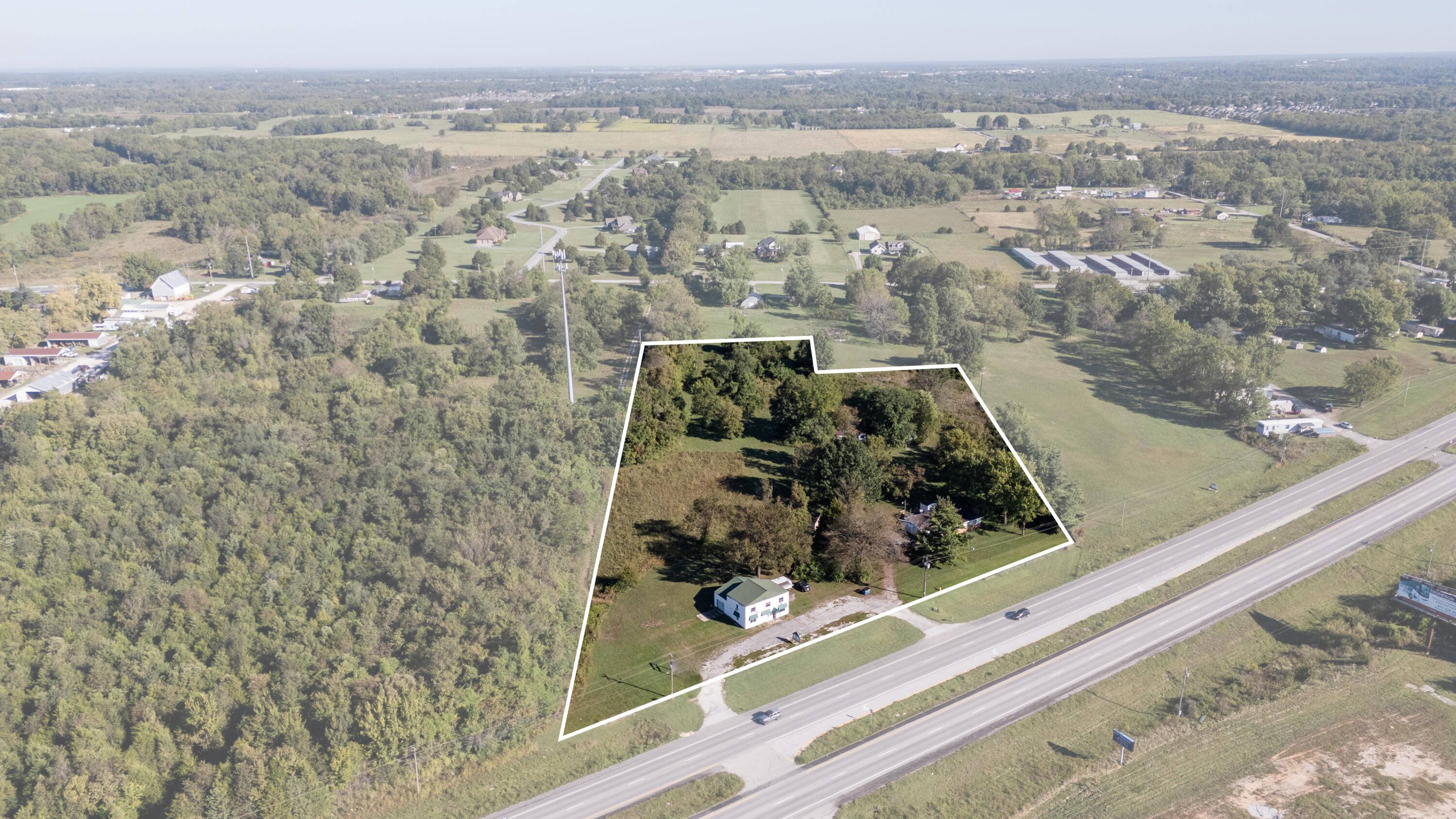 5189 W Sunshine ST, Brookline, MO 65619