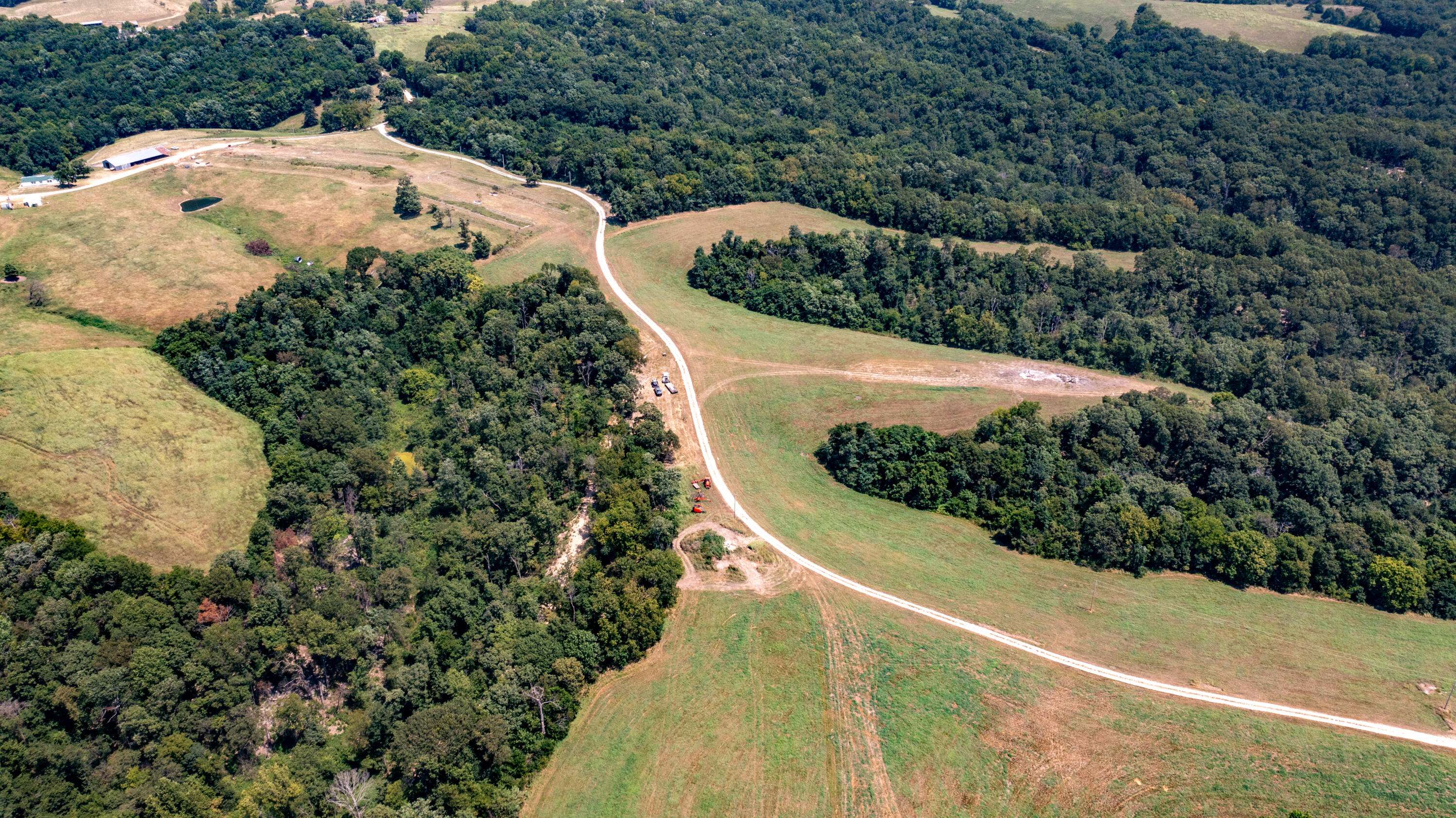 000 Neon Sky DR, Pineville, MO 64856
