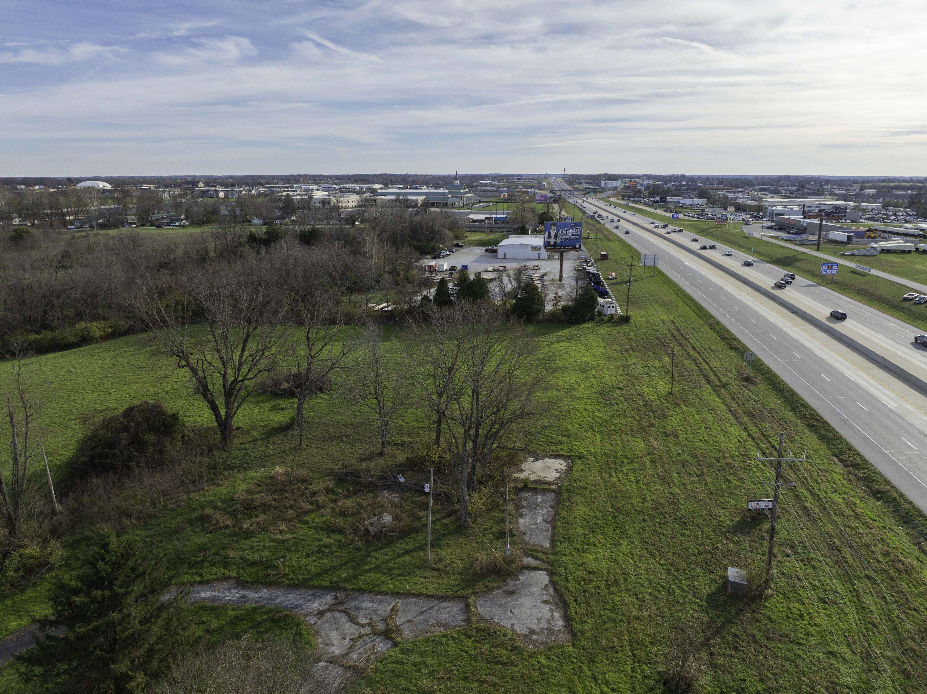 1099 N Farmer Branch RD, Ozark, MO 65721
