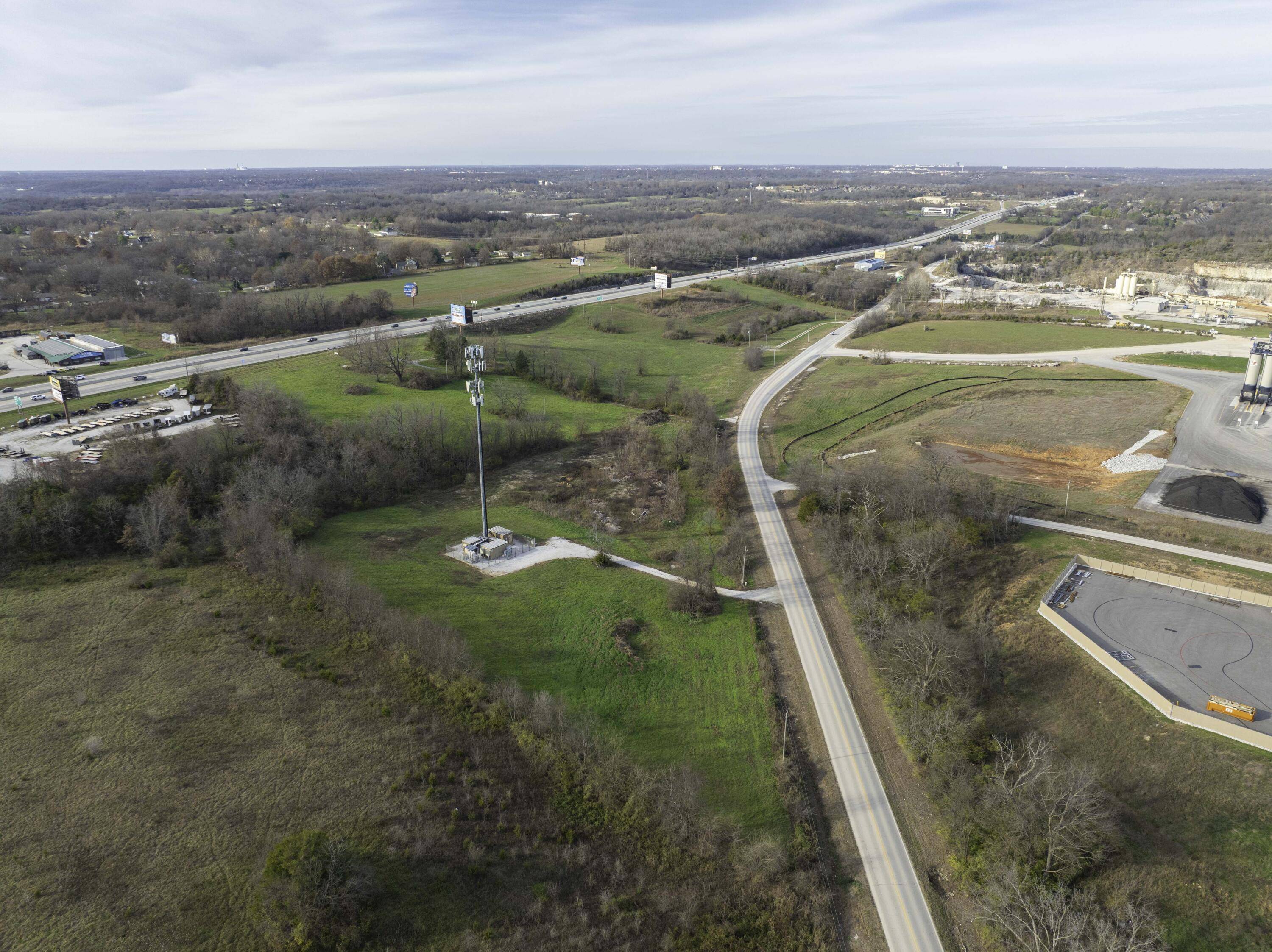 1099 N Farmer Branch RD, Ozark, MO 65721