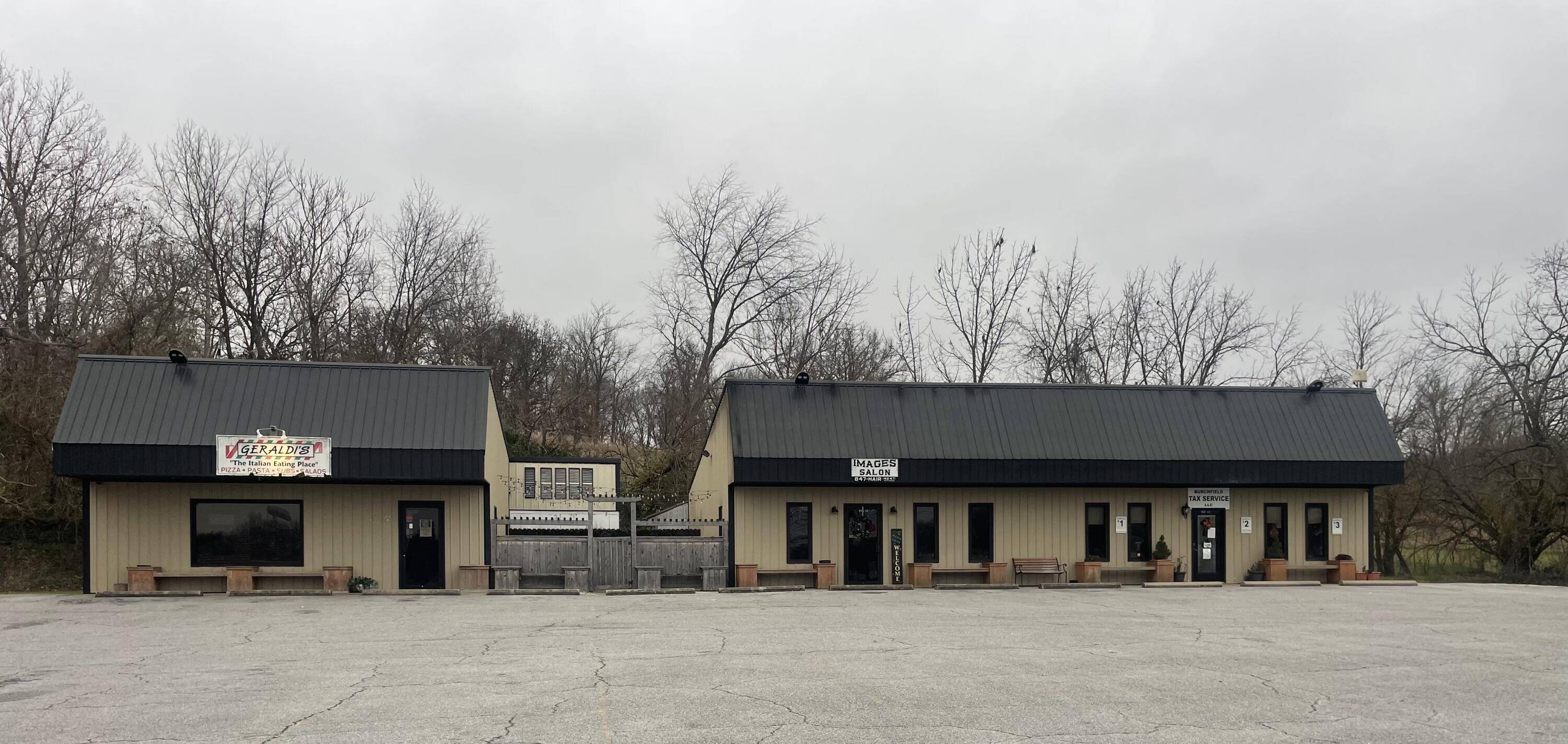 395 & 397 Sale Barn Road, Cassville, MO 65625