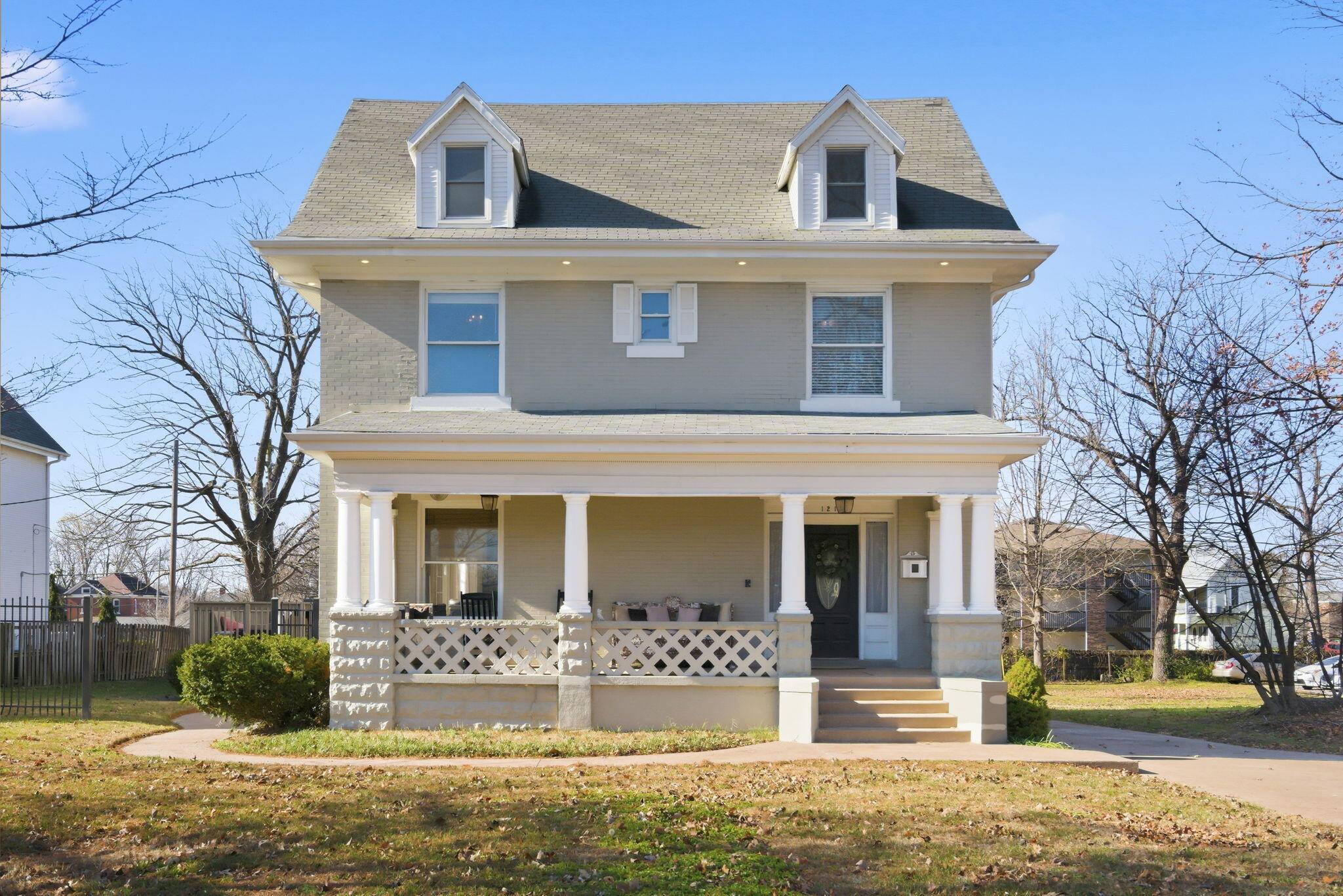1215 N Benton AVE, Springfield, MO 65802