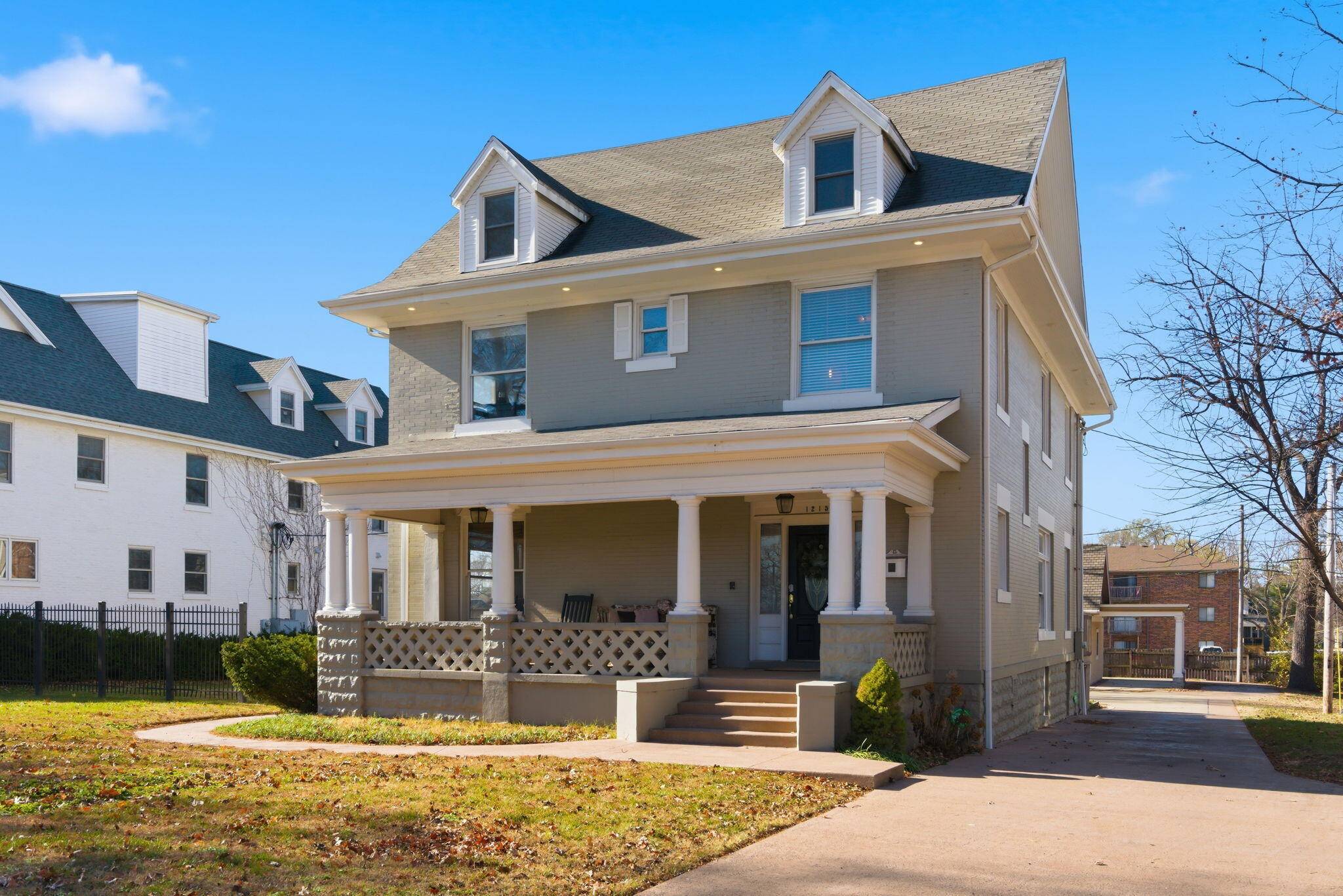 1215 N Benton AVE, Springfield, MO 65802