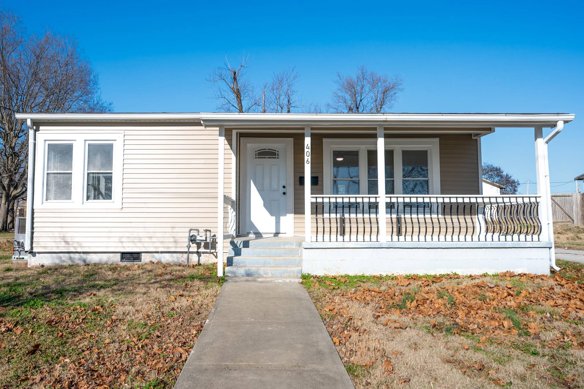 406 Maple ST, Greenfield, MO 65661