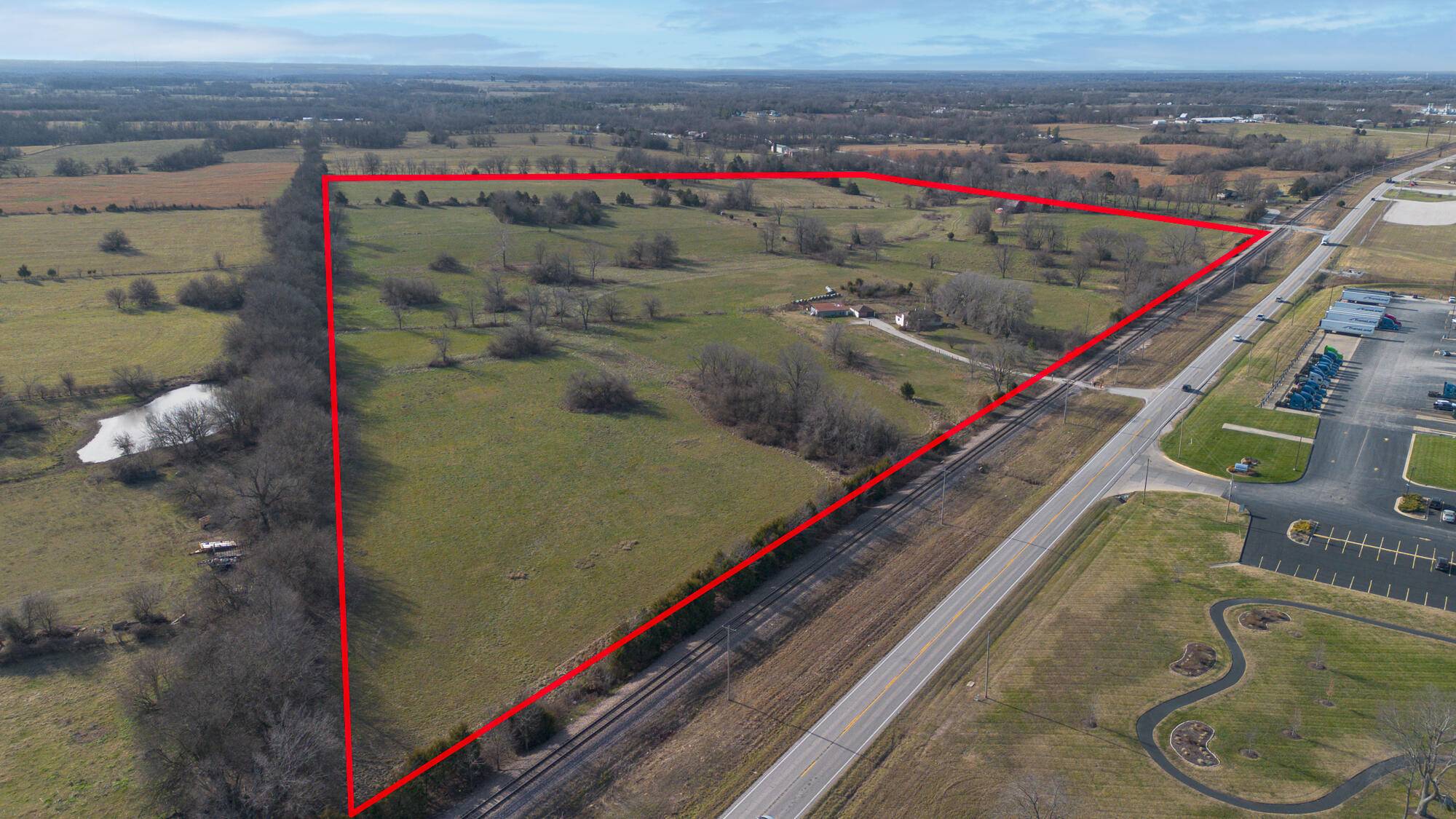6684 E State Highway Oo, Strafford, MO 65757