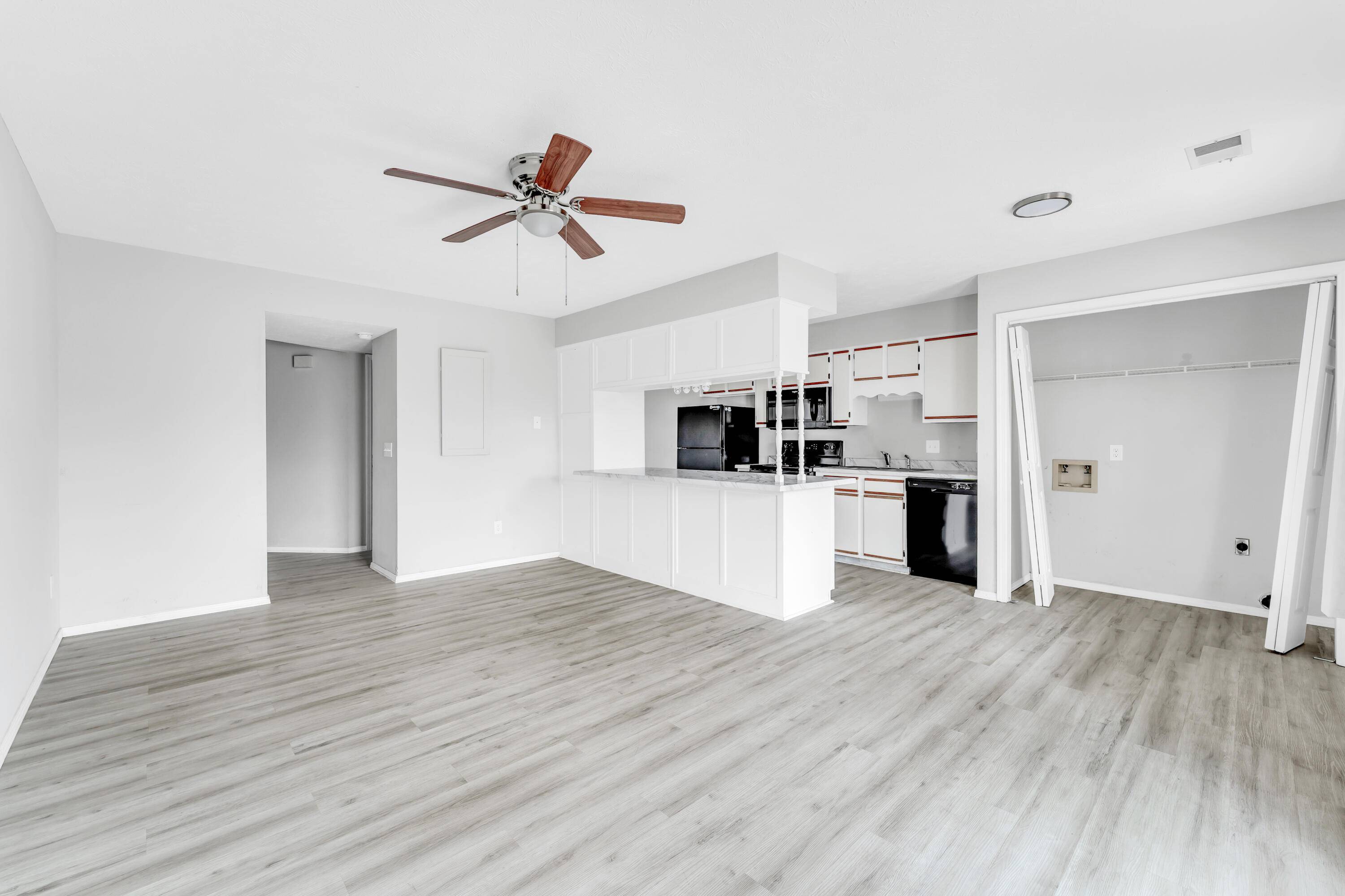 110 Kimberling Shores LN #4, Kimberling City, MO 65686