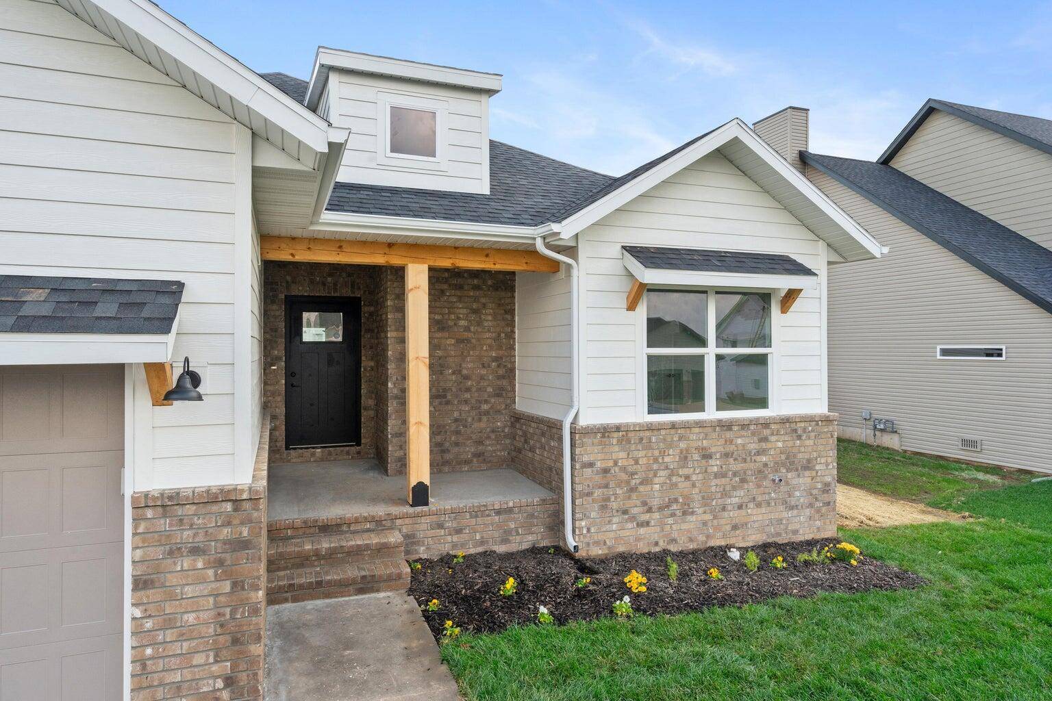 697 S Reaghan LN, Republic, MO 65738
