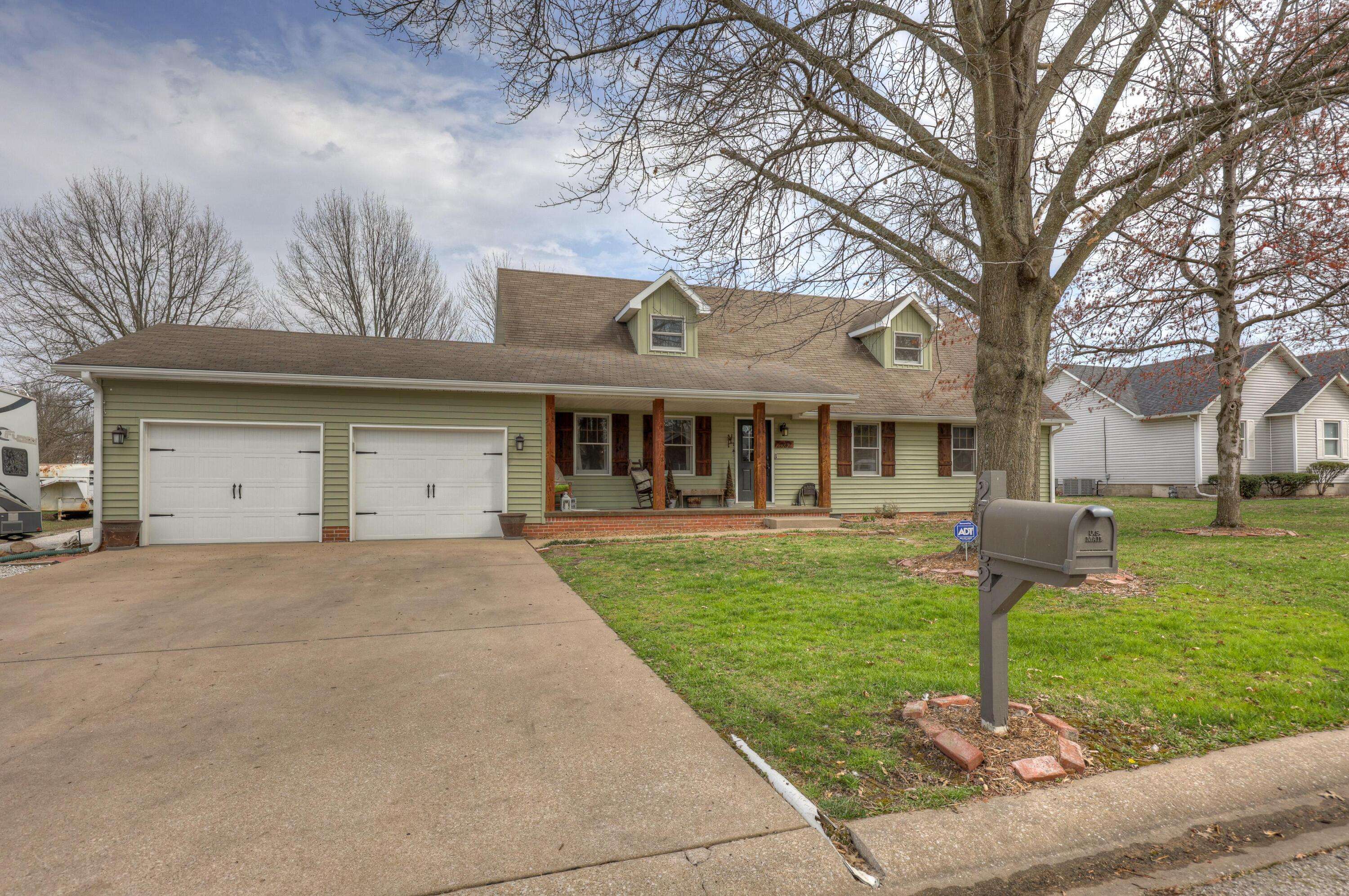 2032 Alison ST, Carthage, MO 64836