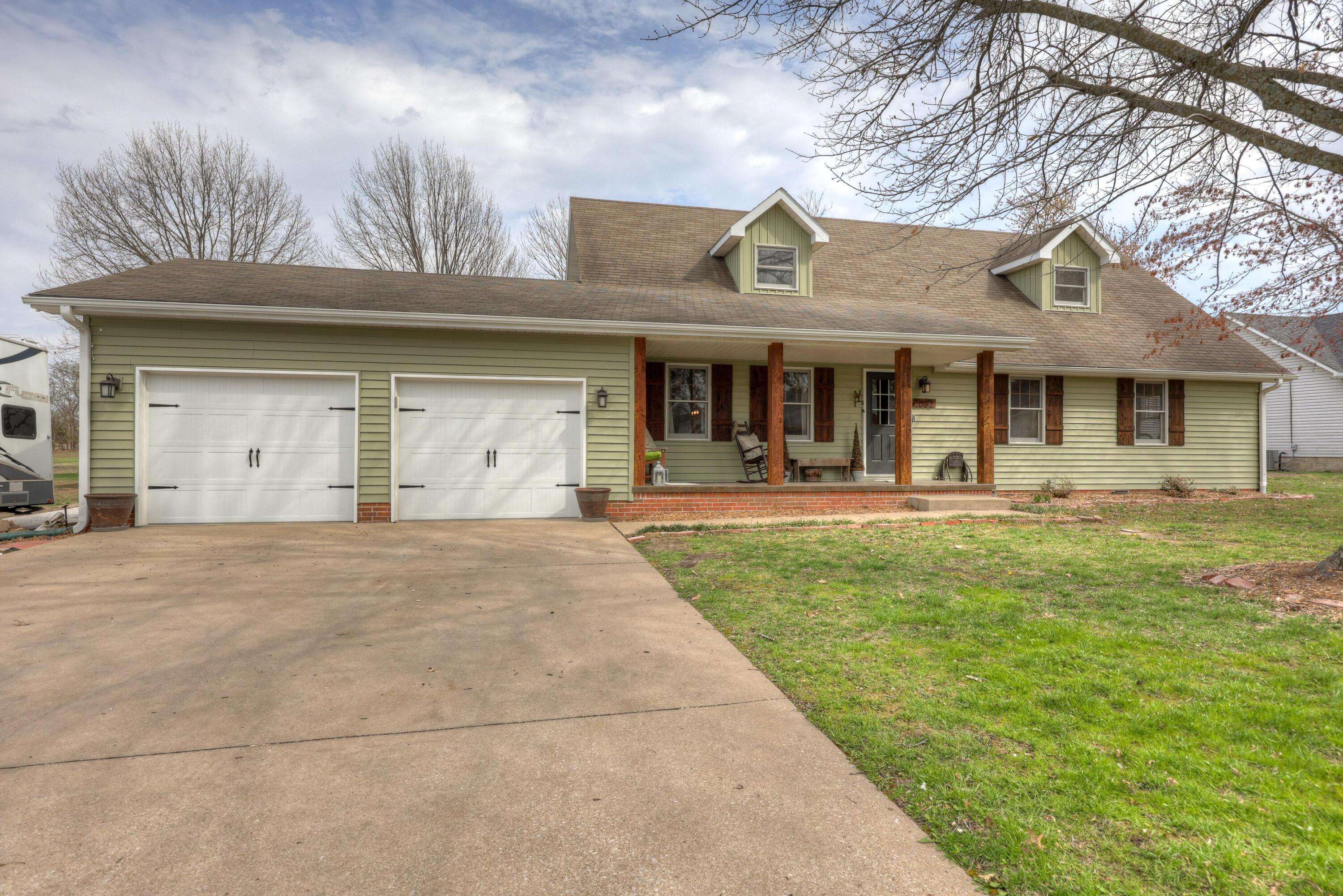 2032 Alison ST, Carthage, MO 64836