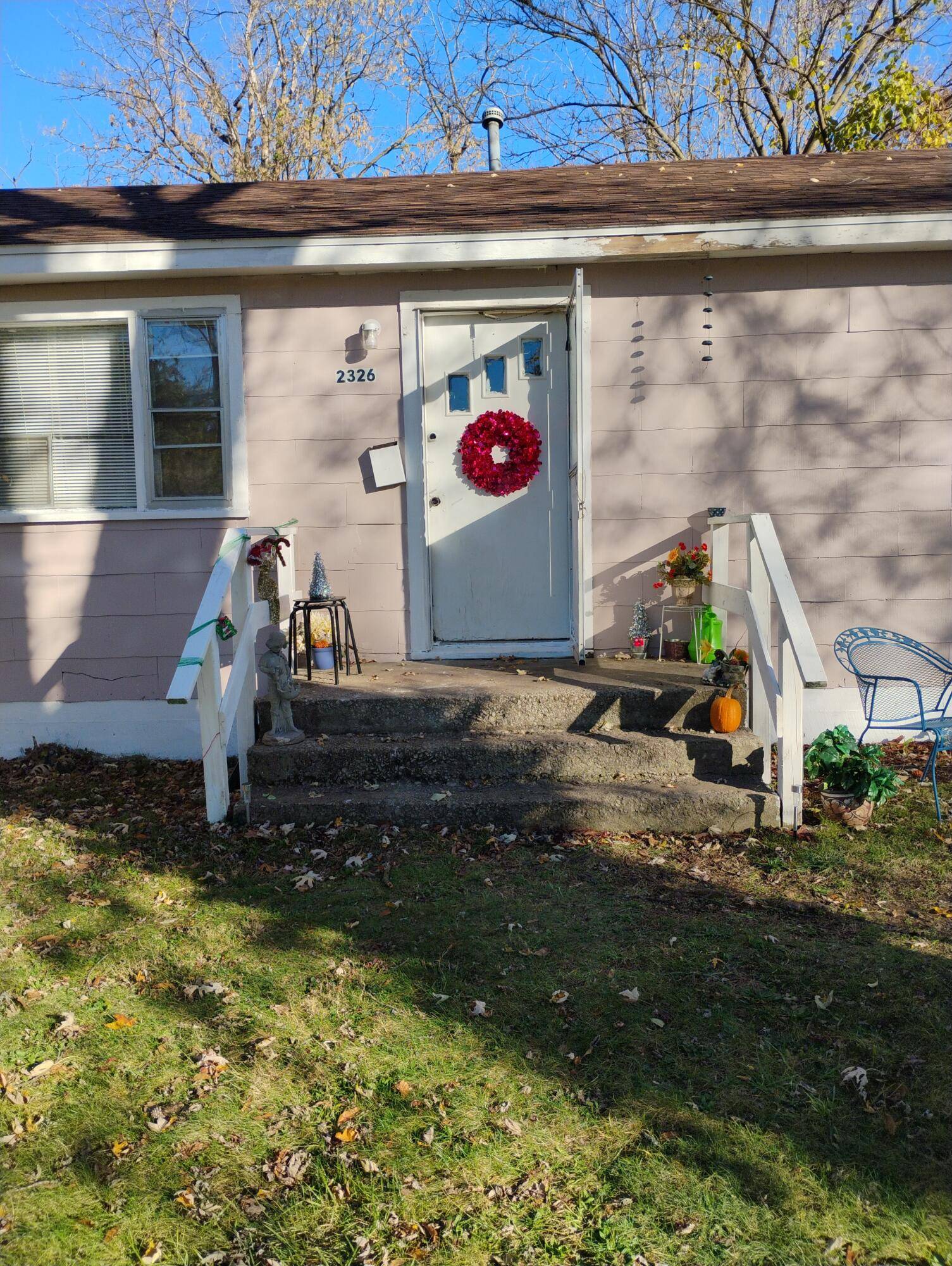 2326 N Farmer AVE, Springfield, MO 65803