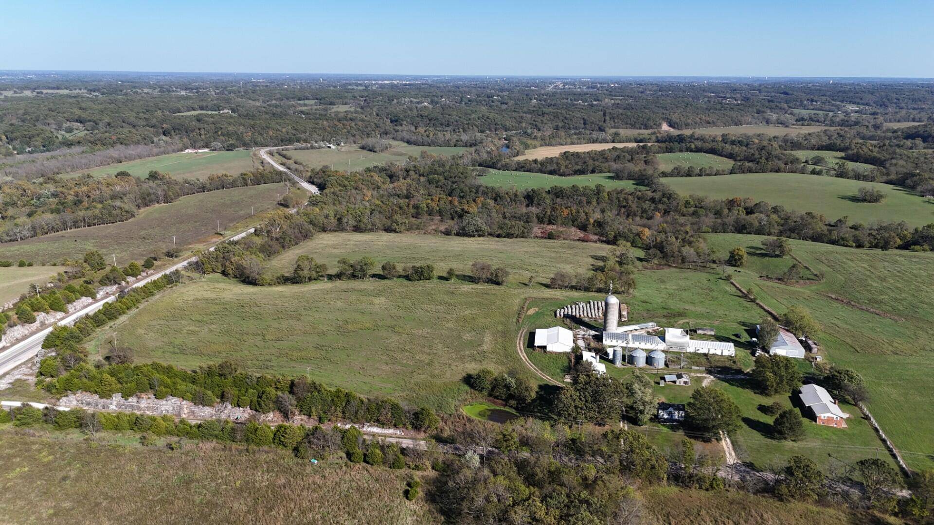296 316 State HWY, Clever, MO 65631