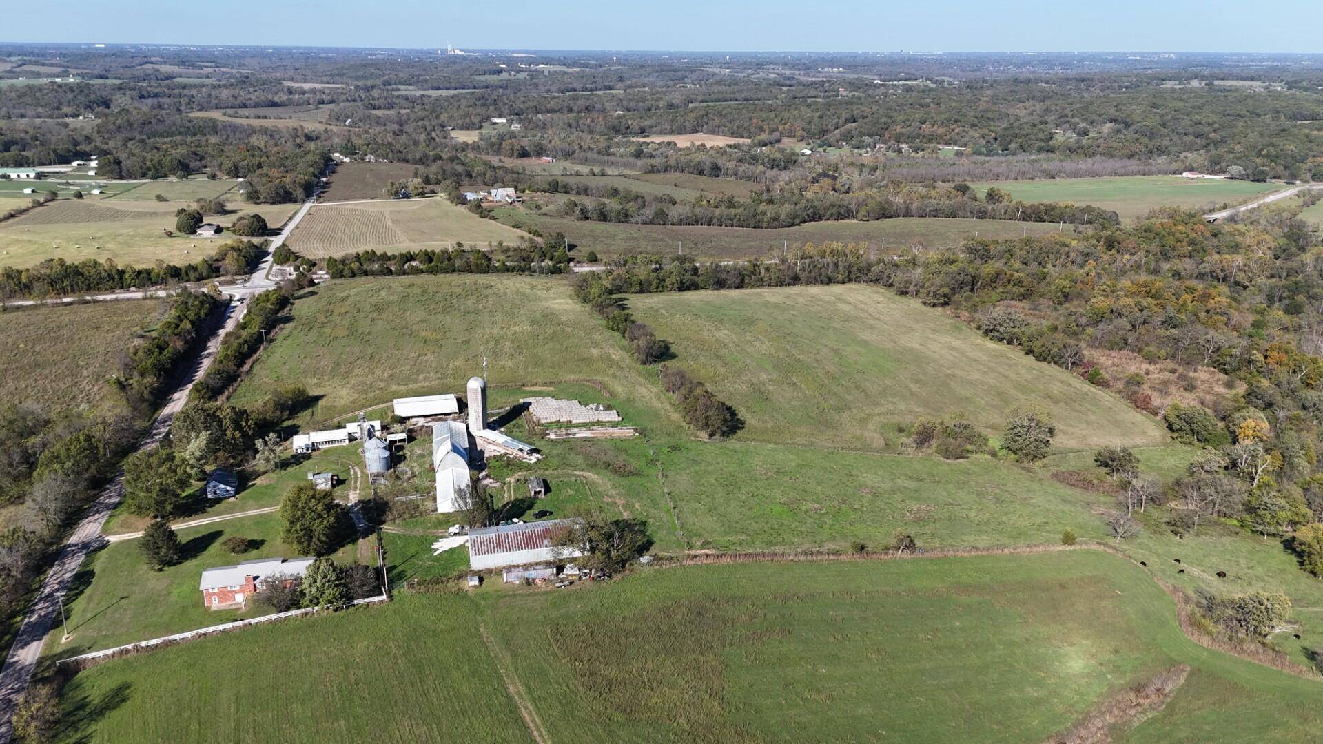 296 316 State HWY, Clever, MO 65631