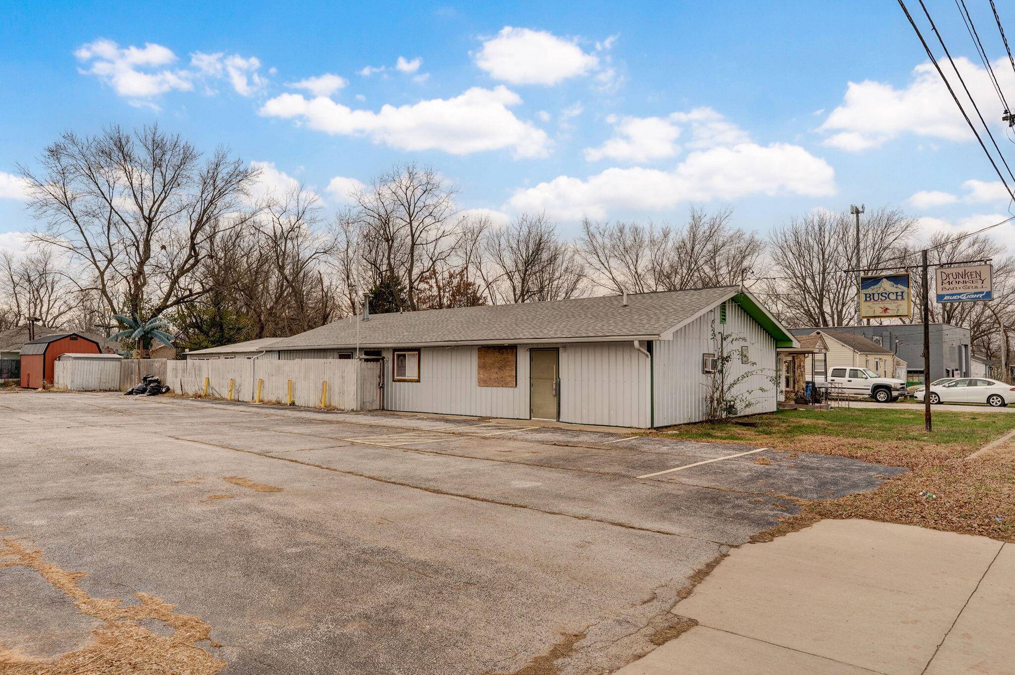 1816 W Division ST, Springfield, MO 65802