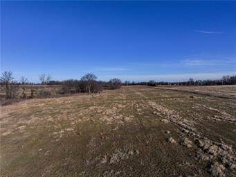 T3 E Logan RD, El Dorado Springs, MO 64744