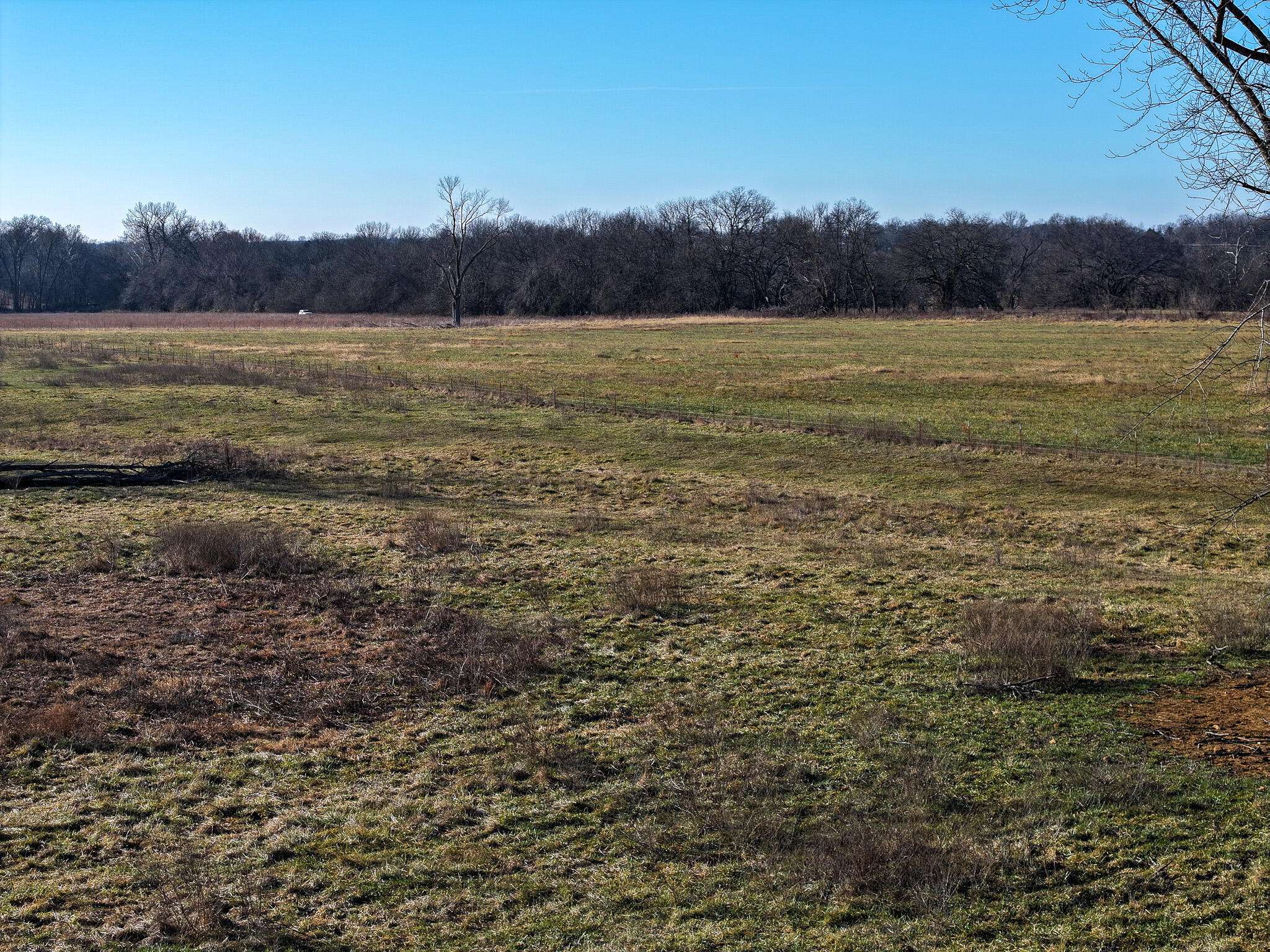 000 E Logan, El Dorado Springs, MO 64744