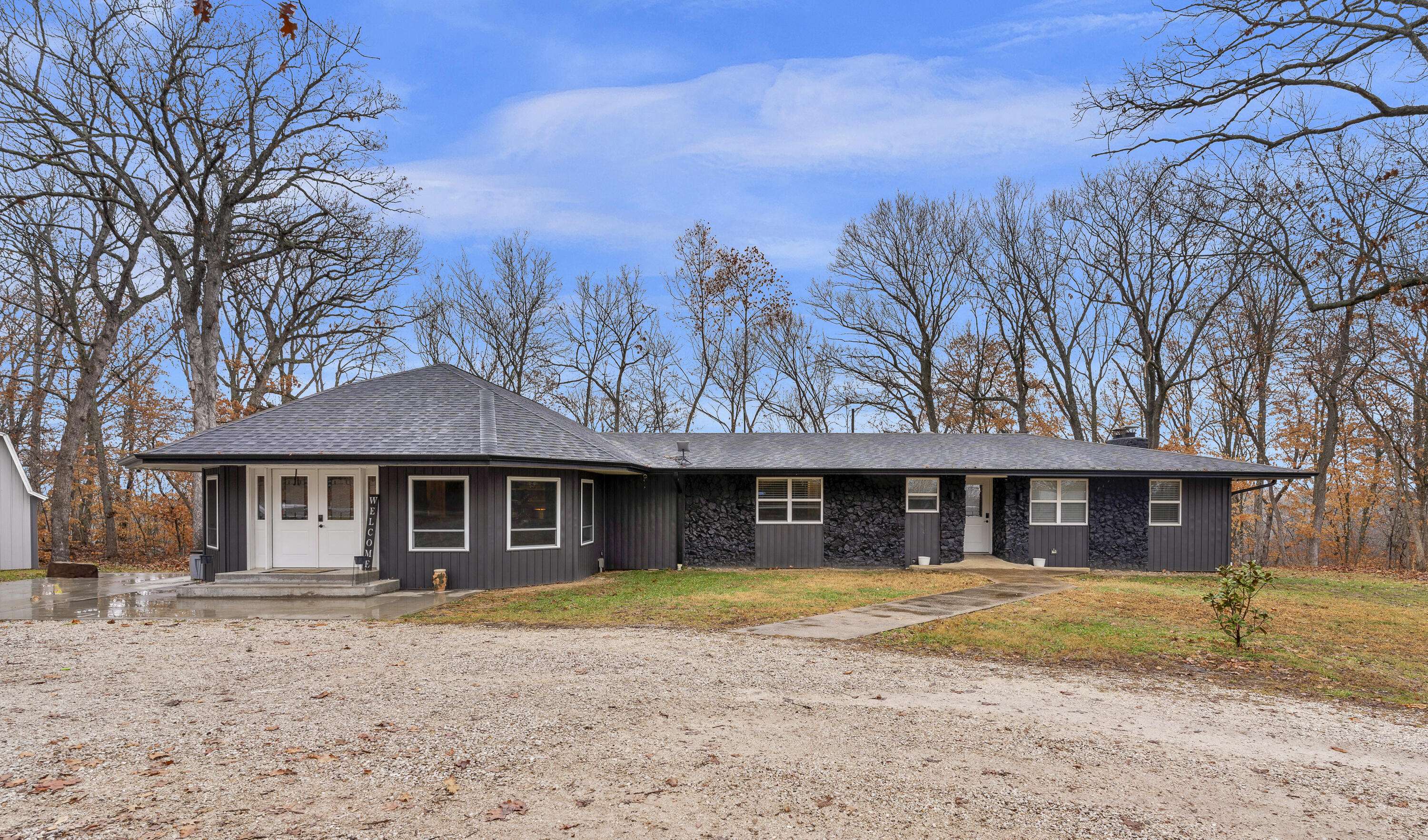1369 E 398th RD, Bolivar, MO 65613