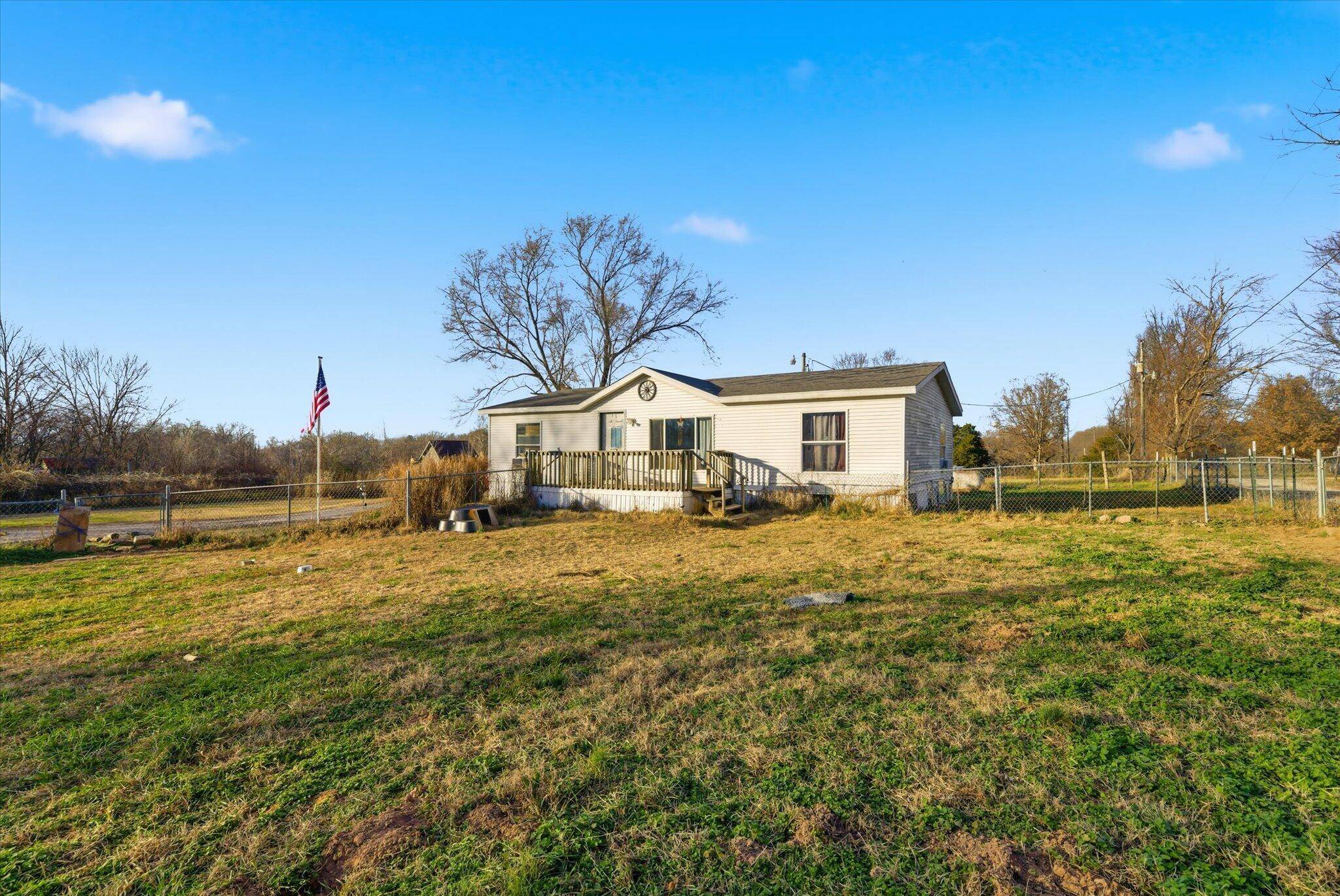 551 E Dunkle ST, Everton, MO 65646