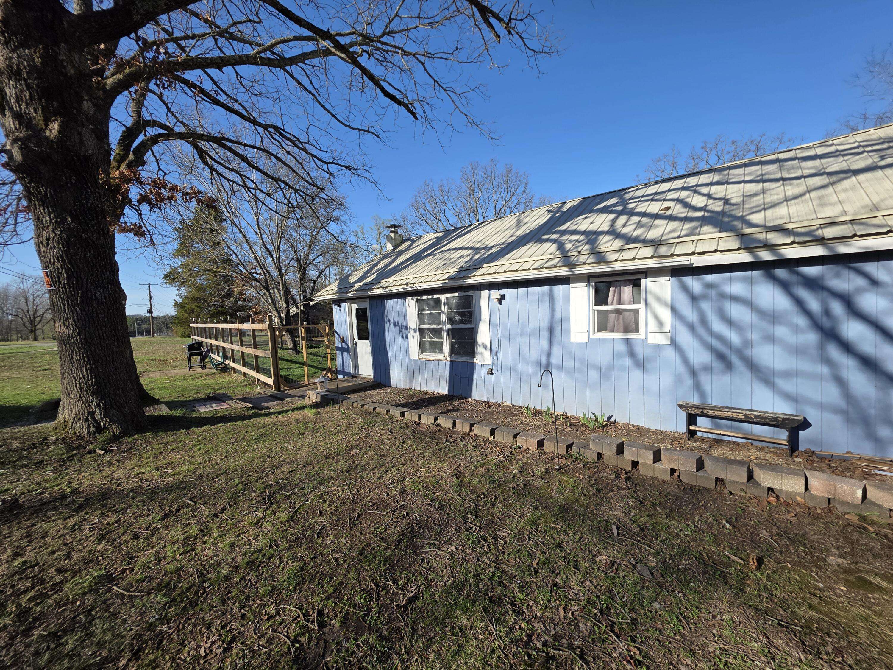 479 Oak Hill Drive RD, Houston, MO 65483