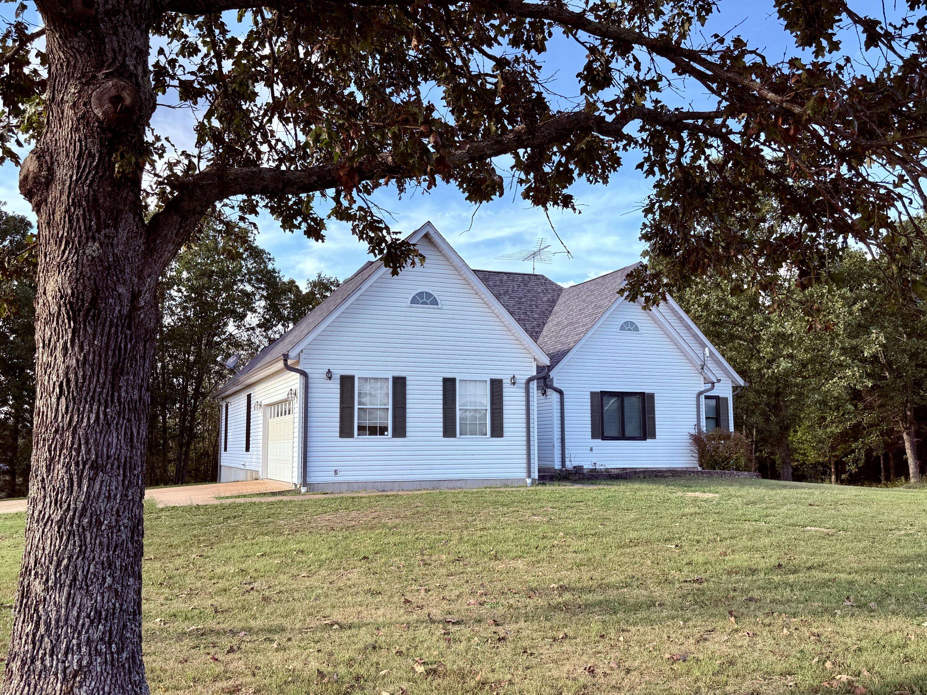 15306 Bucyrus DR, Houston, MO 65483