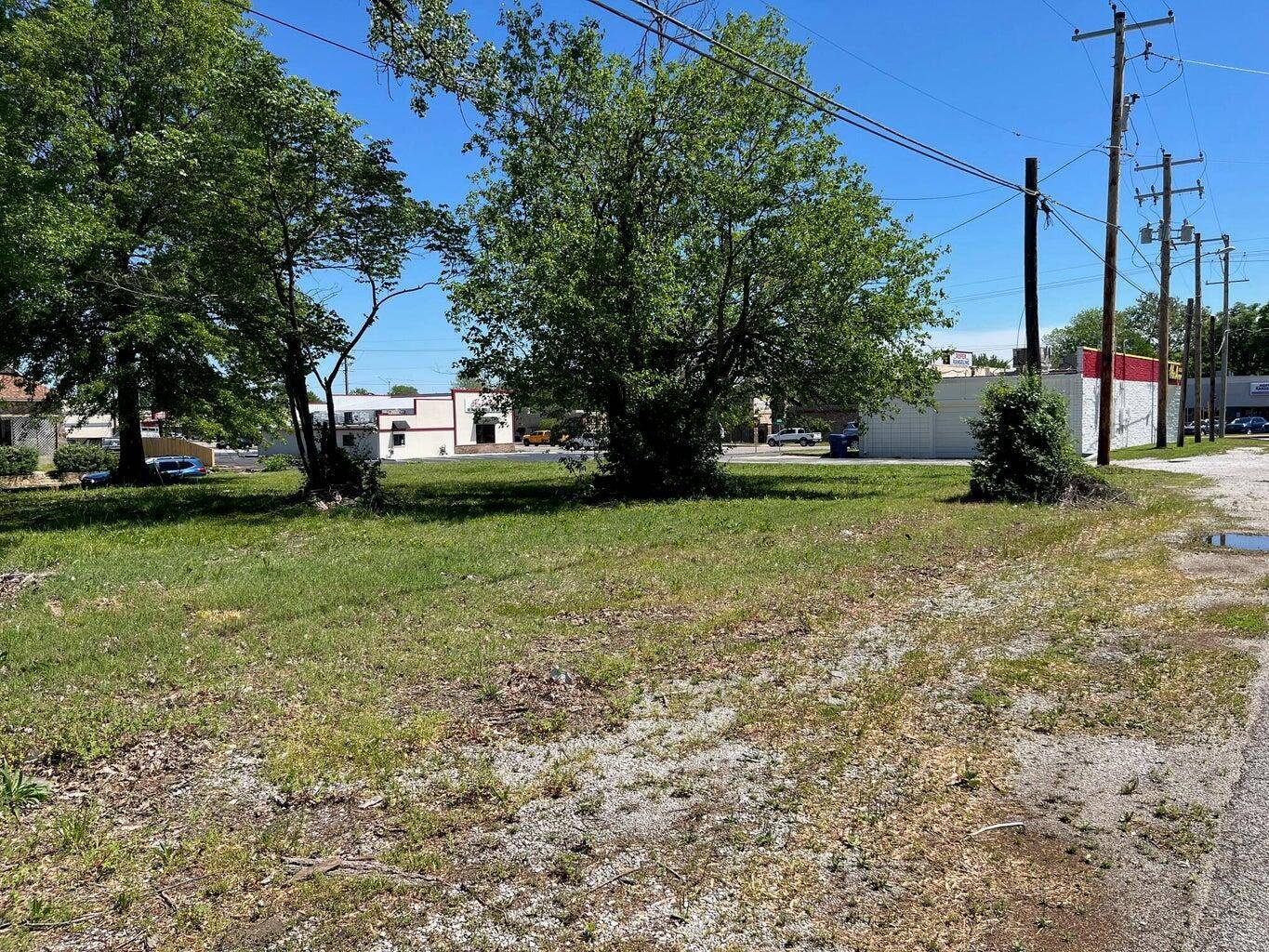 2916 E 9th ST, Joplin, MO 64801