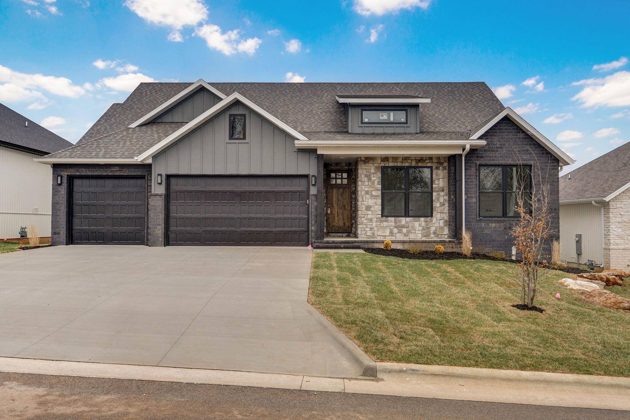 2953 W Marty ST, Springfield, MO 65810