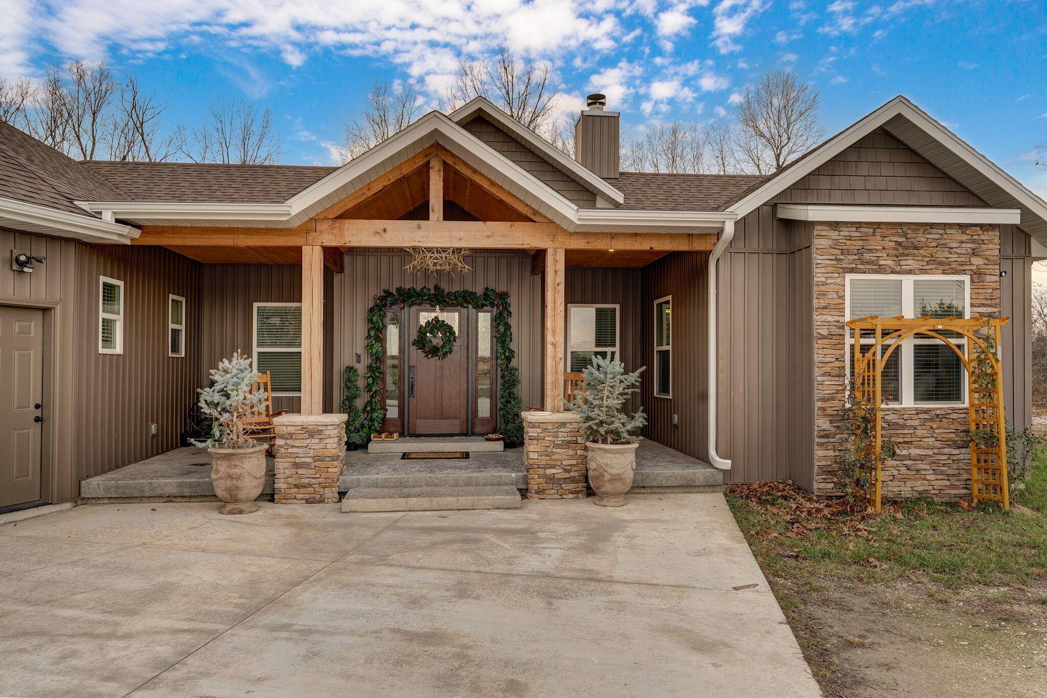 3294 W Farm Road 2, Brighton, MO 65617