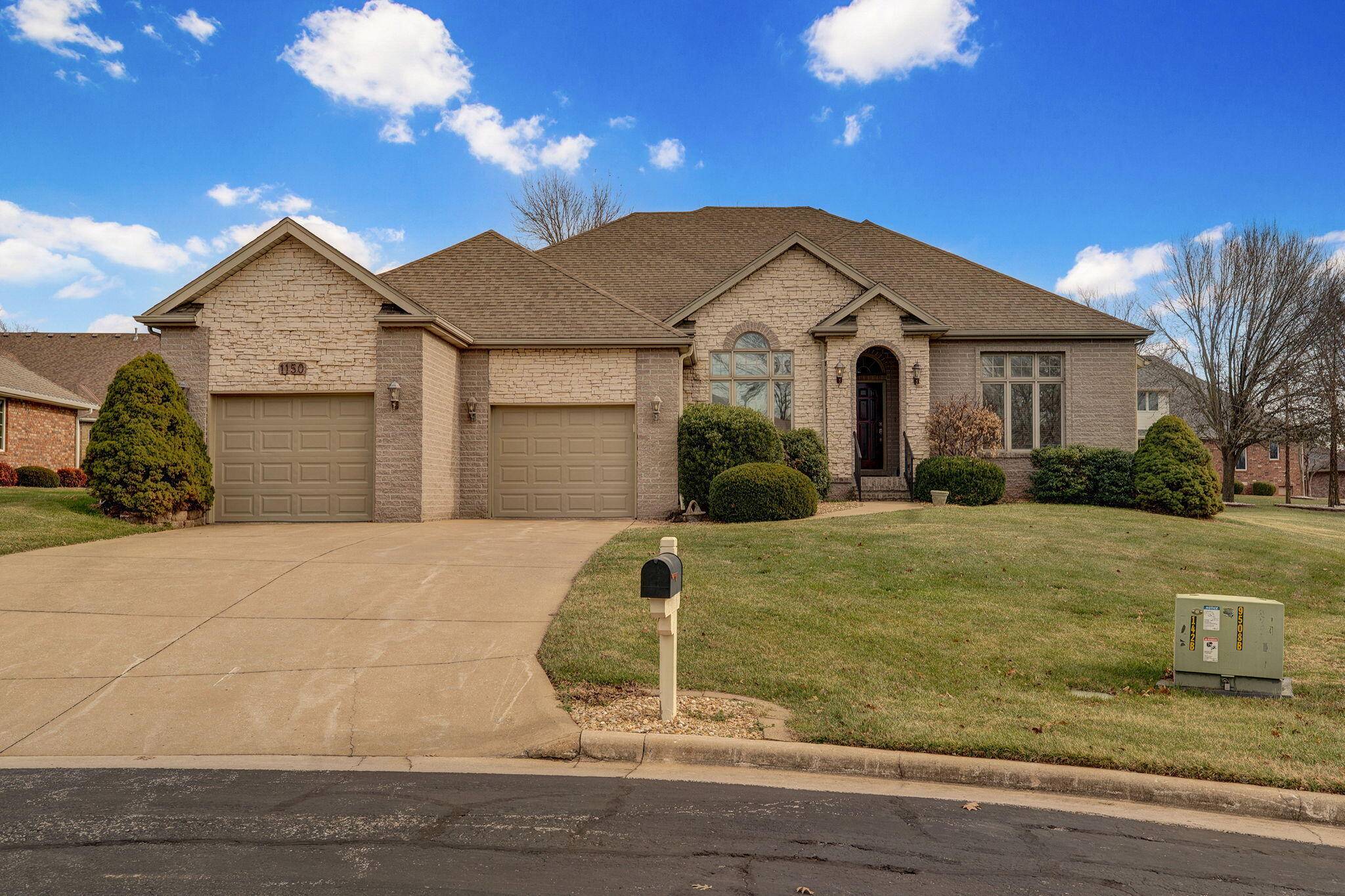 1150 N Yarberry North CT, Springfield, MO 65802