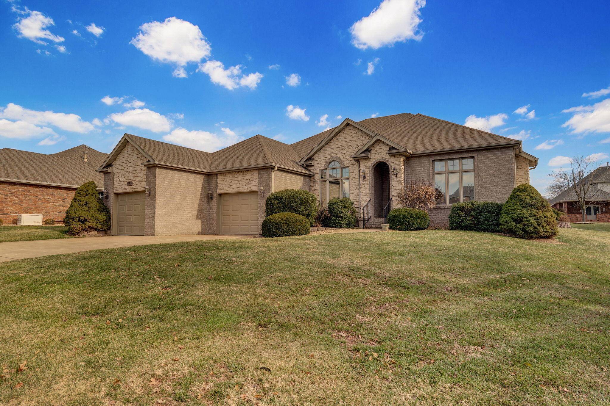 1150 N Yarberry North CT, Springfield, MO 65802
