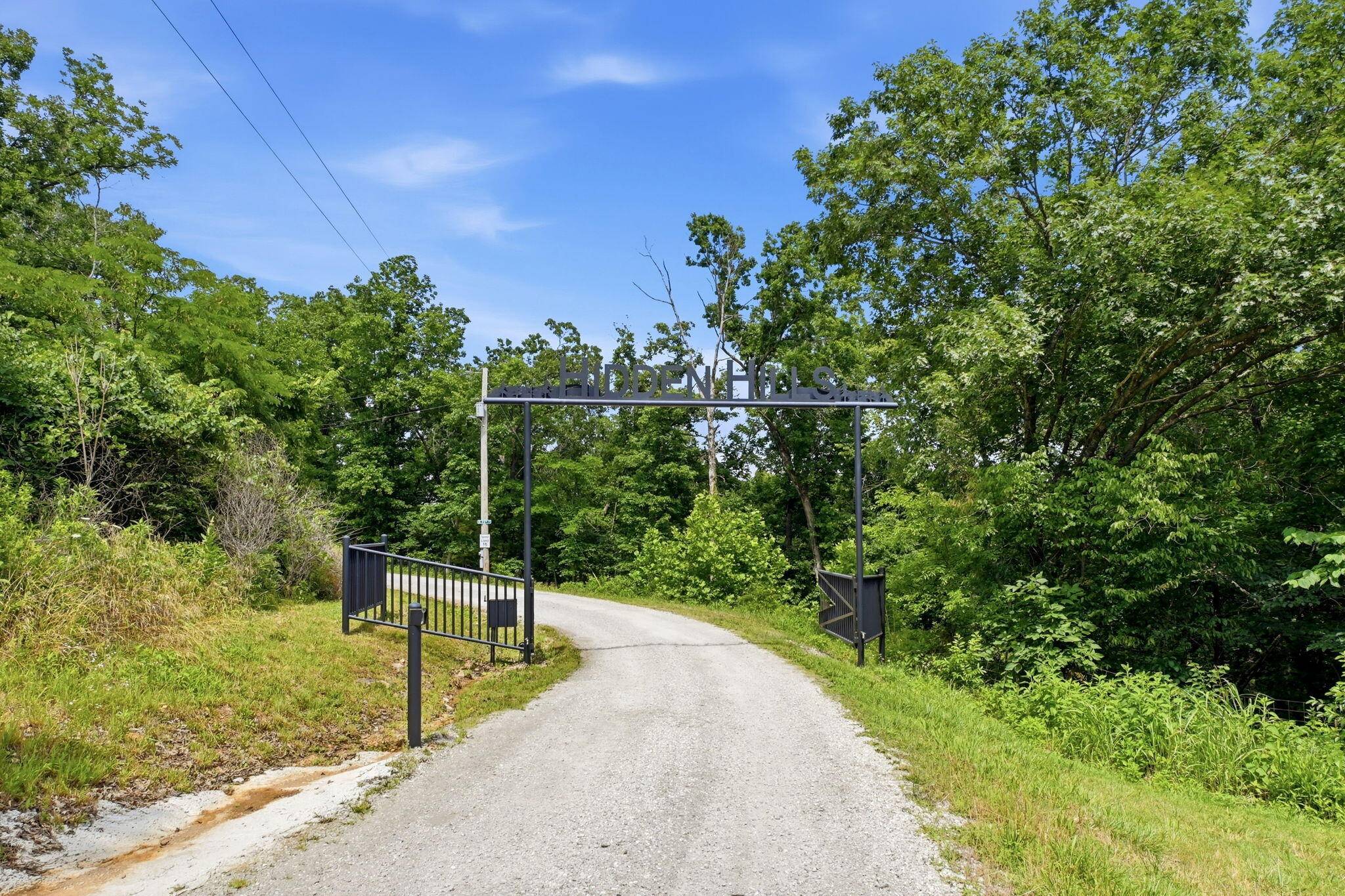 3876 S 75th RD, Dunnegan, MO 65640