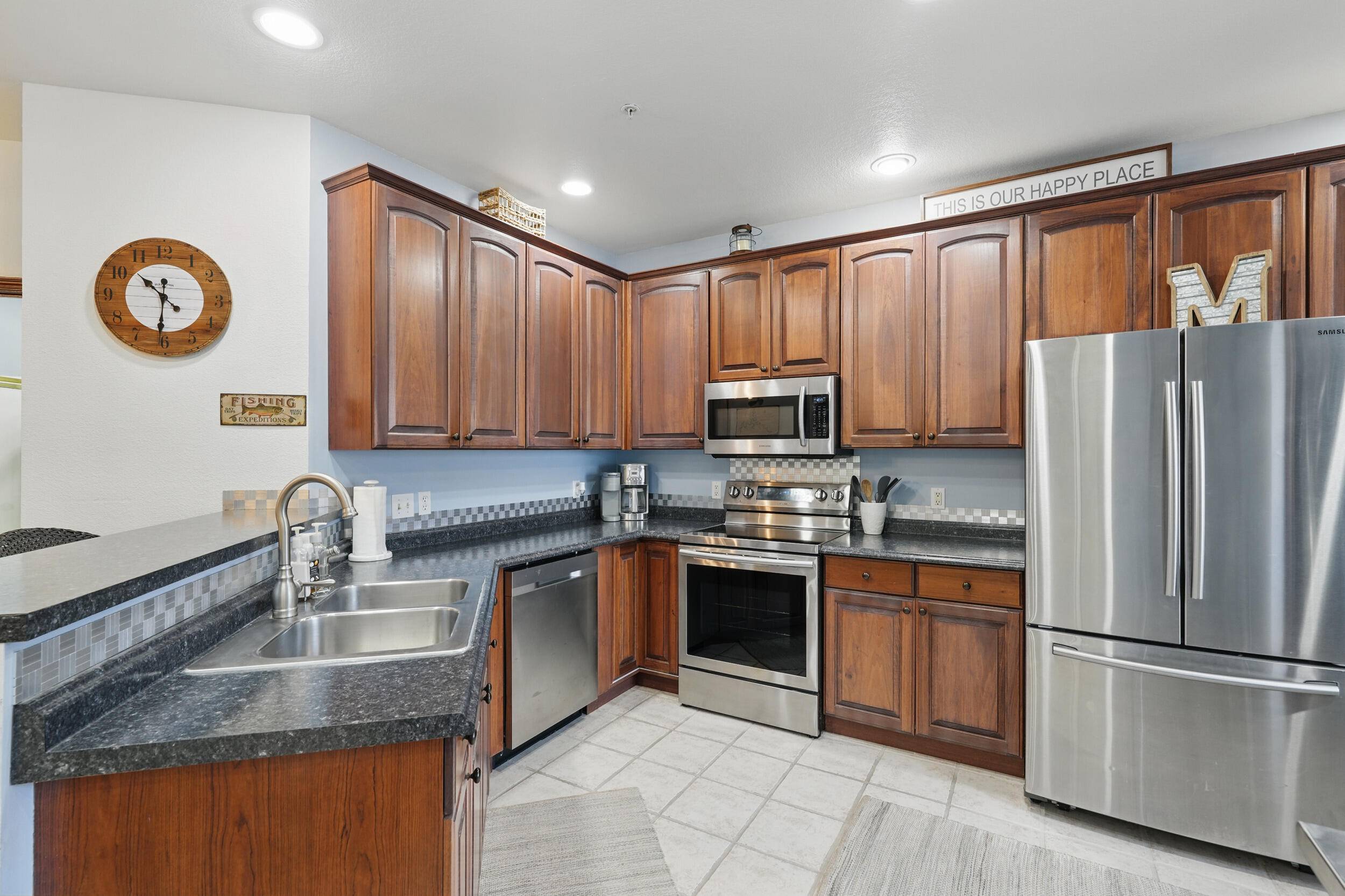 235 Lower Emerald Bay CIR #C-6, Hollister, MO 65672