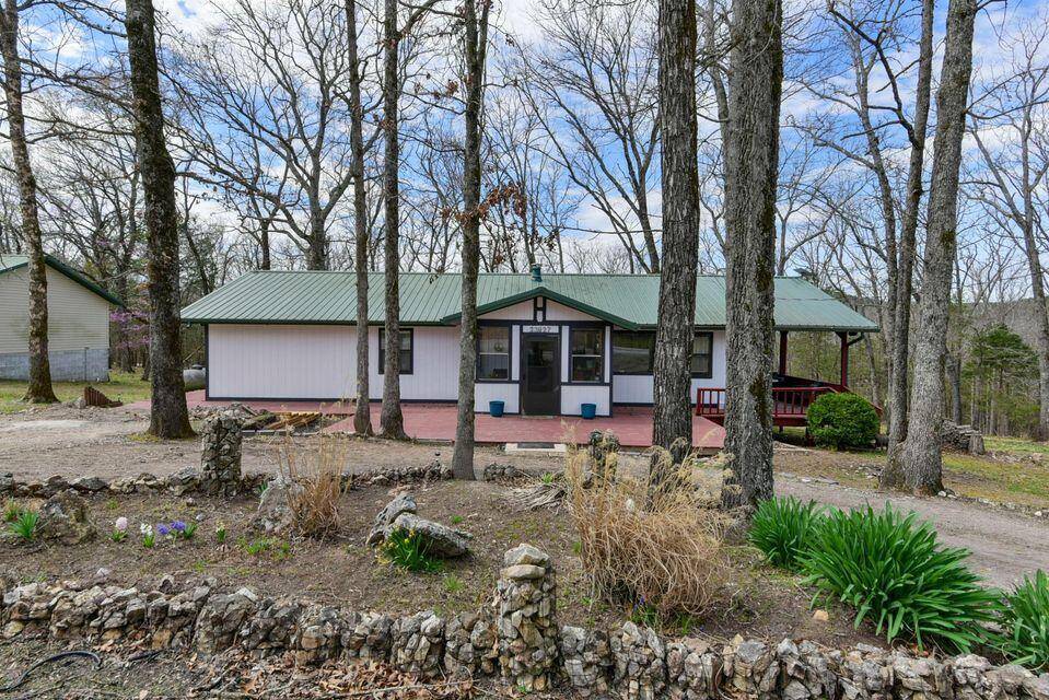 23927 Robin DR, Golden, MO 65658