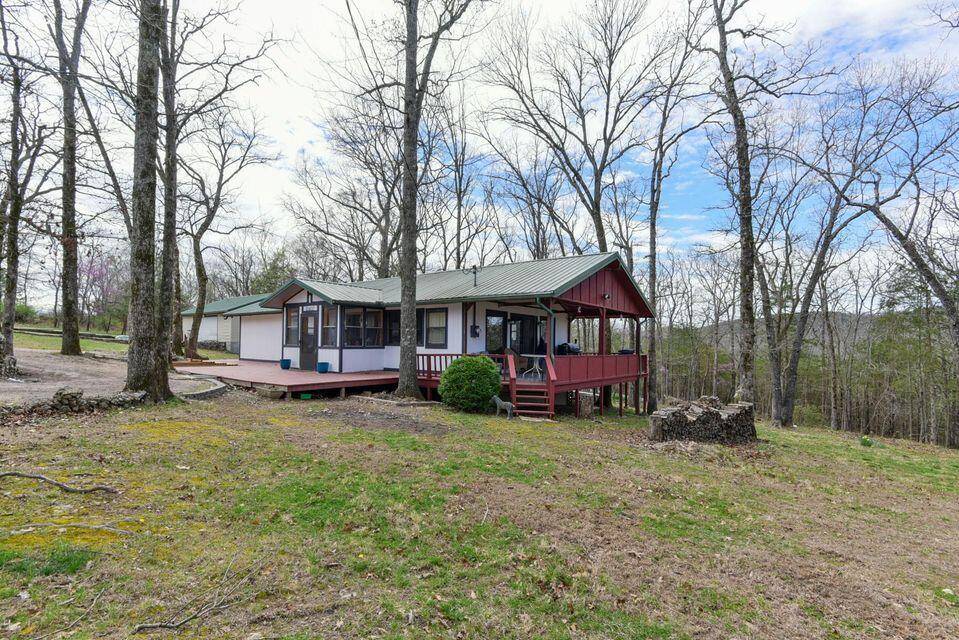 23927 Robin DR, Golden, MO 65658