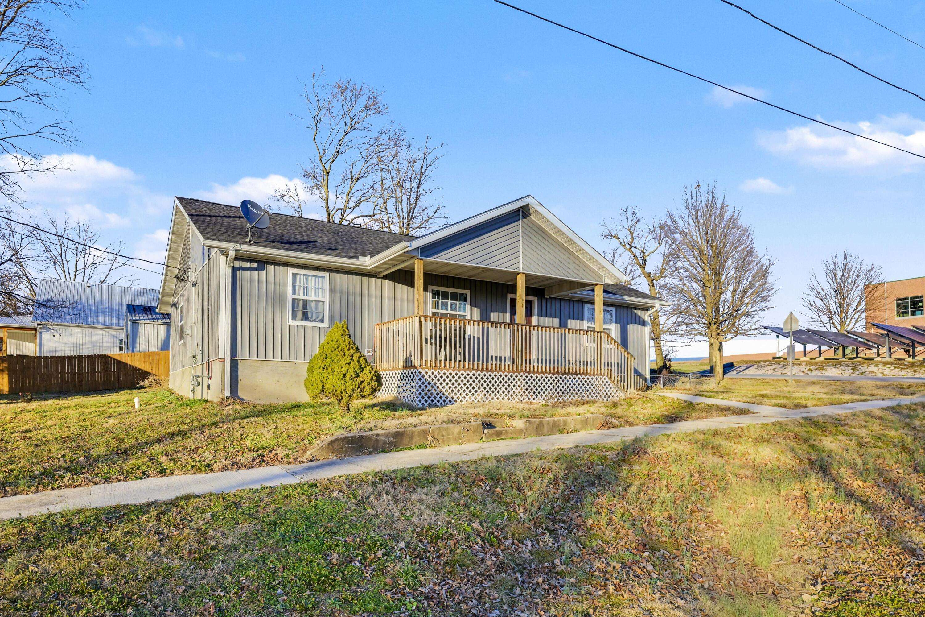 301 N Myrtle ST, Pierce City, MO 65723