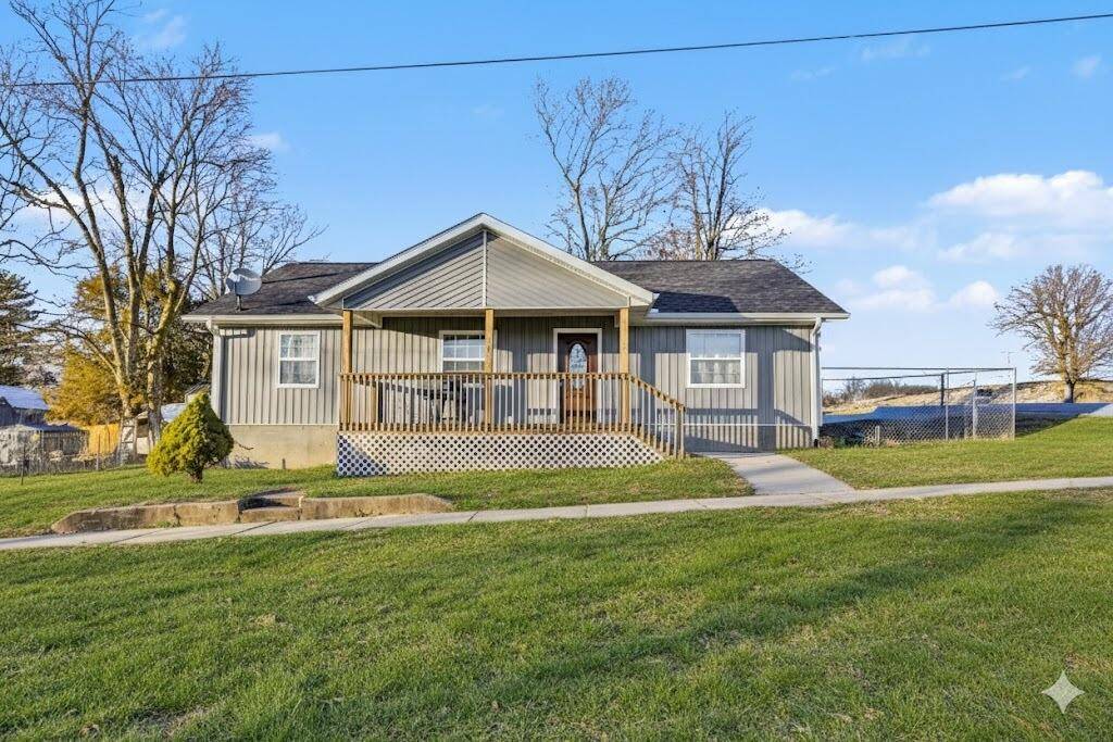 301 N Myrtle ST, Pierce City, MO 65723