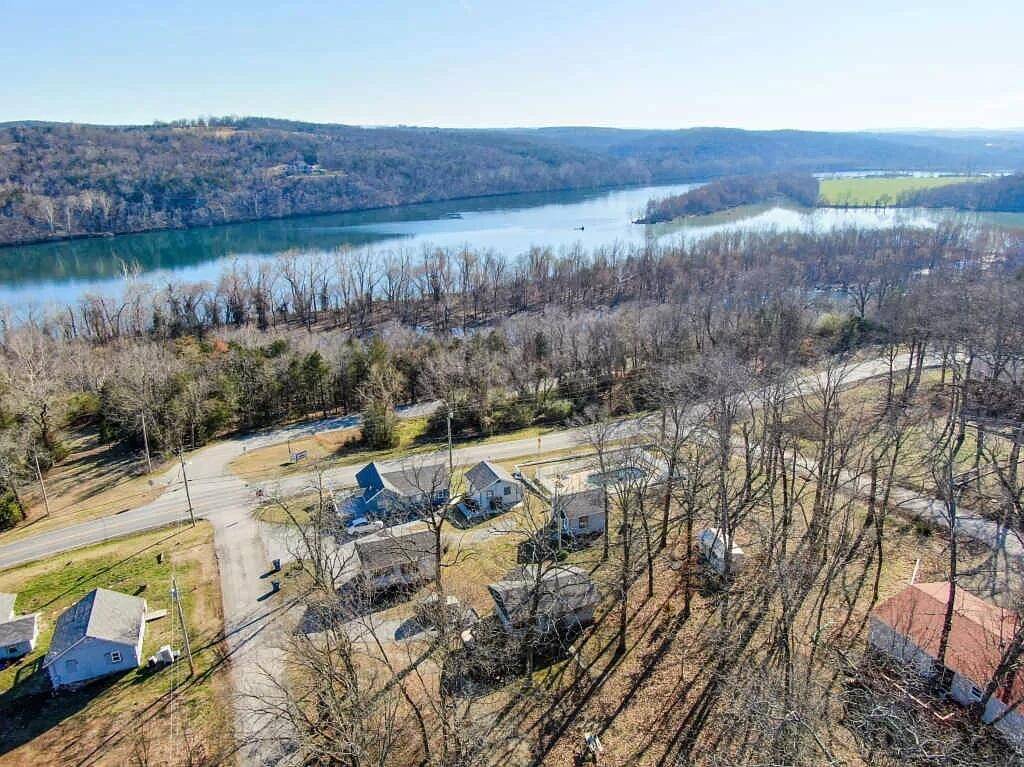111 Kansas AVE, Rockaway Beach, MO 65740