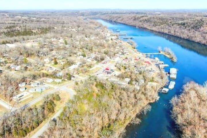 111 Kansas AVE, Rockaway Beach, MO 65740