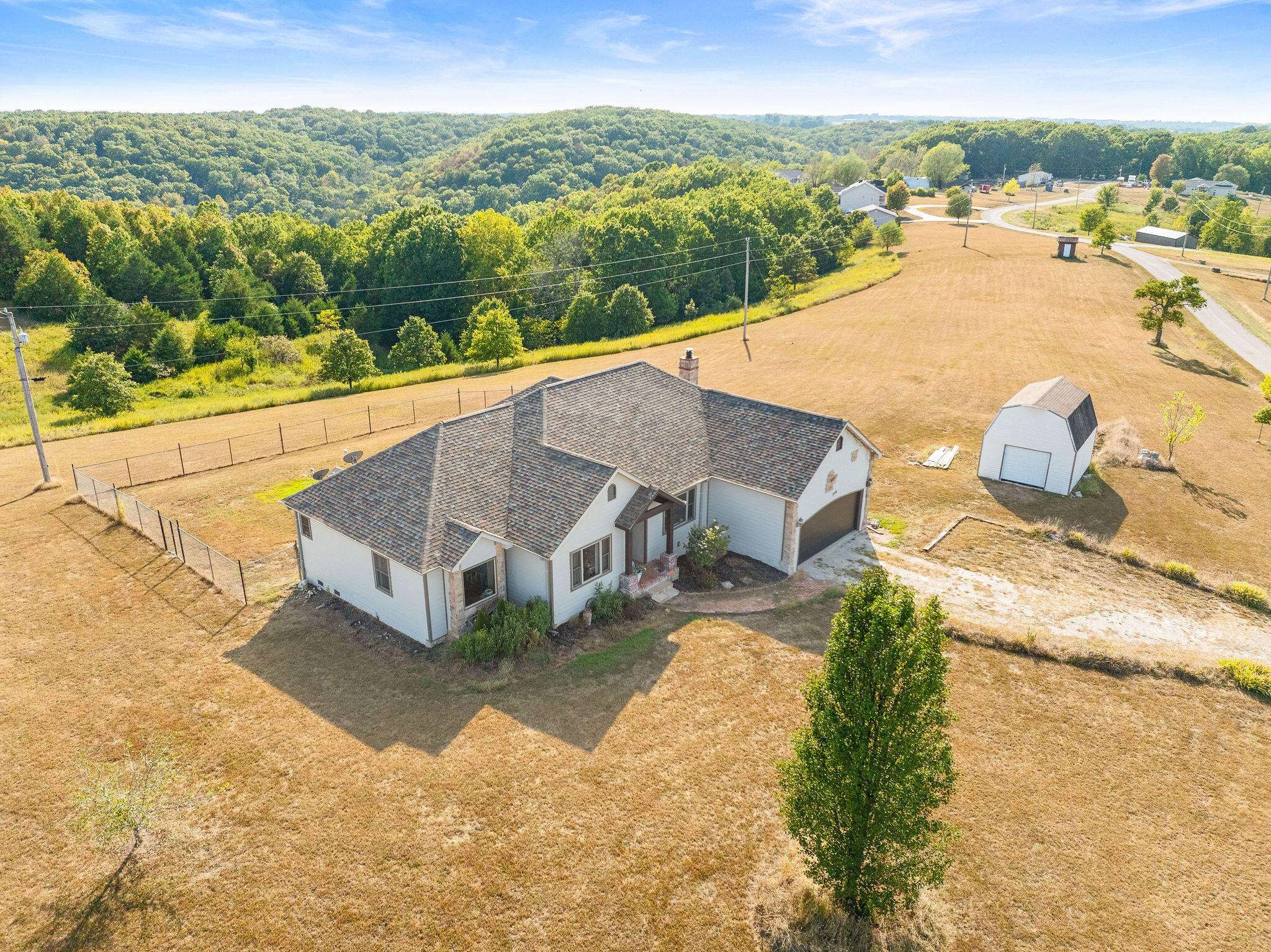 710 Hilltop Vista RD, Reeds Spring, MO 65737