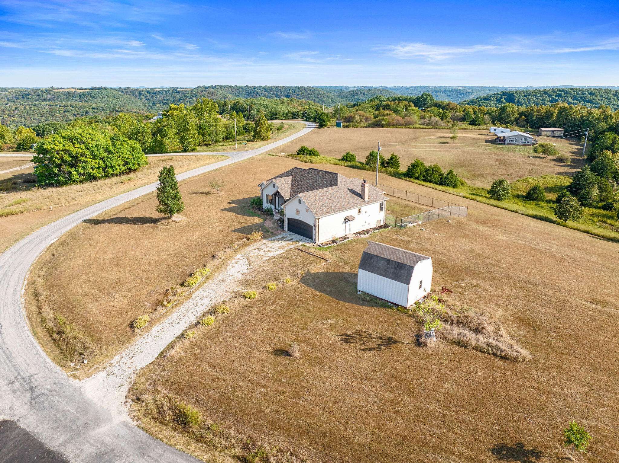 710 Hilltop Vista RD, Reeds Spring, MO 65737