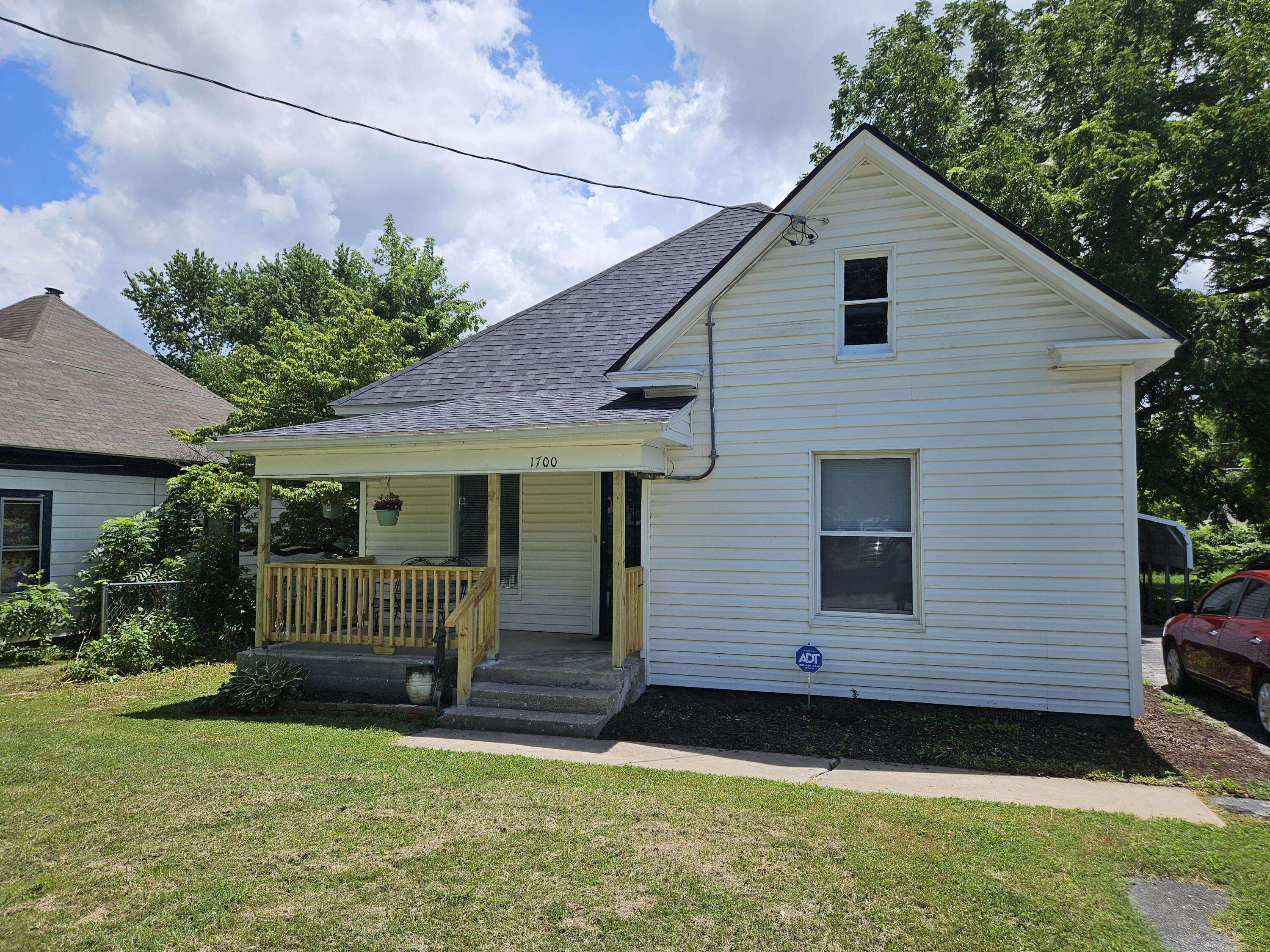 1700 W Atlantic ST, Springfield, MO 65803