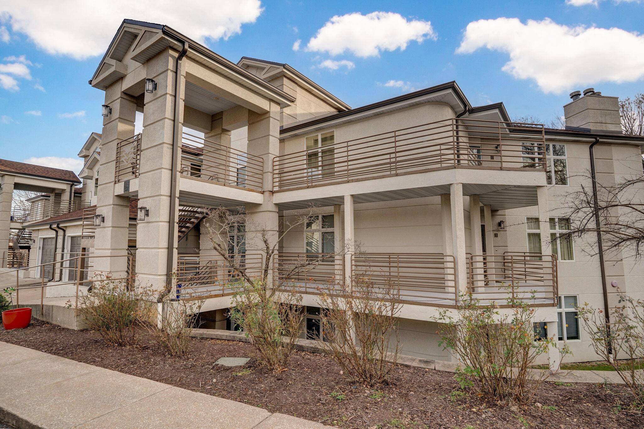 120 Oxford CT #5-4, Branson, MO 65616