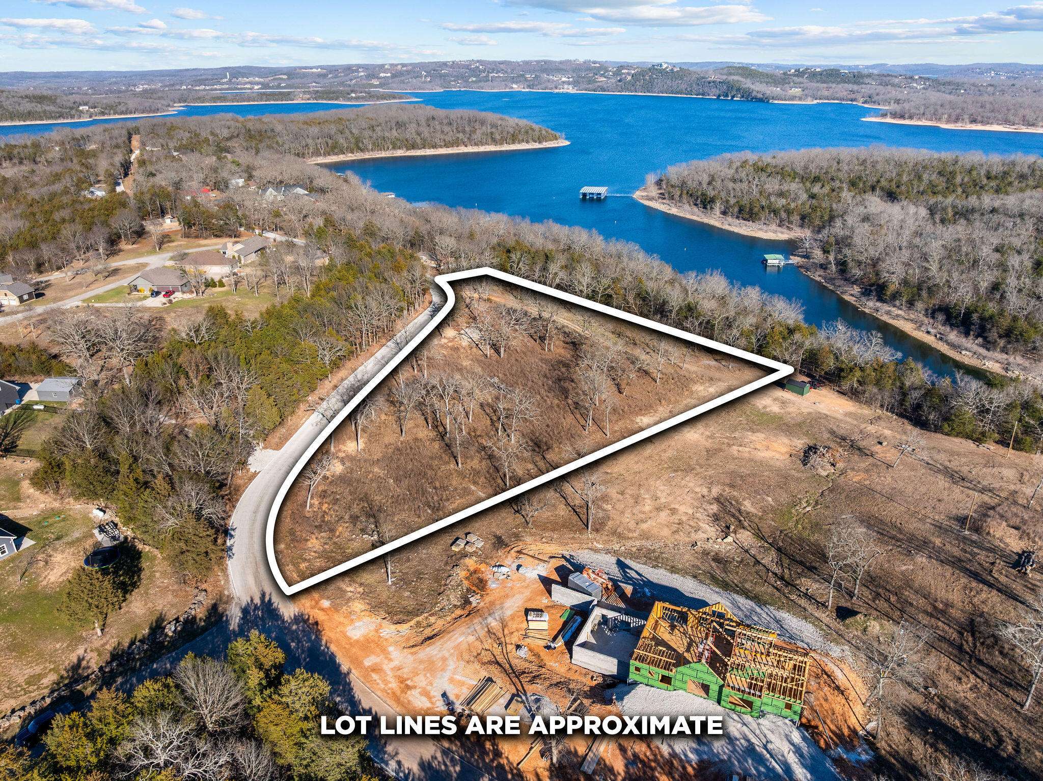 2416 Bread Tray Mountain RD, Lampe, MO 65681