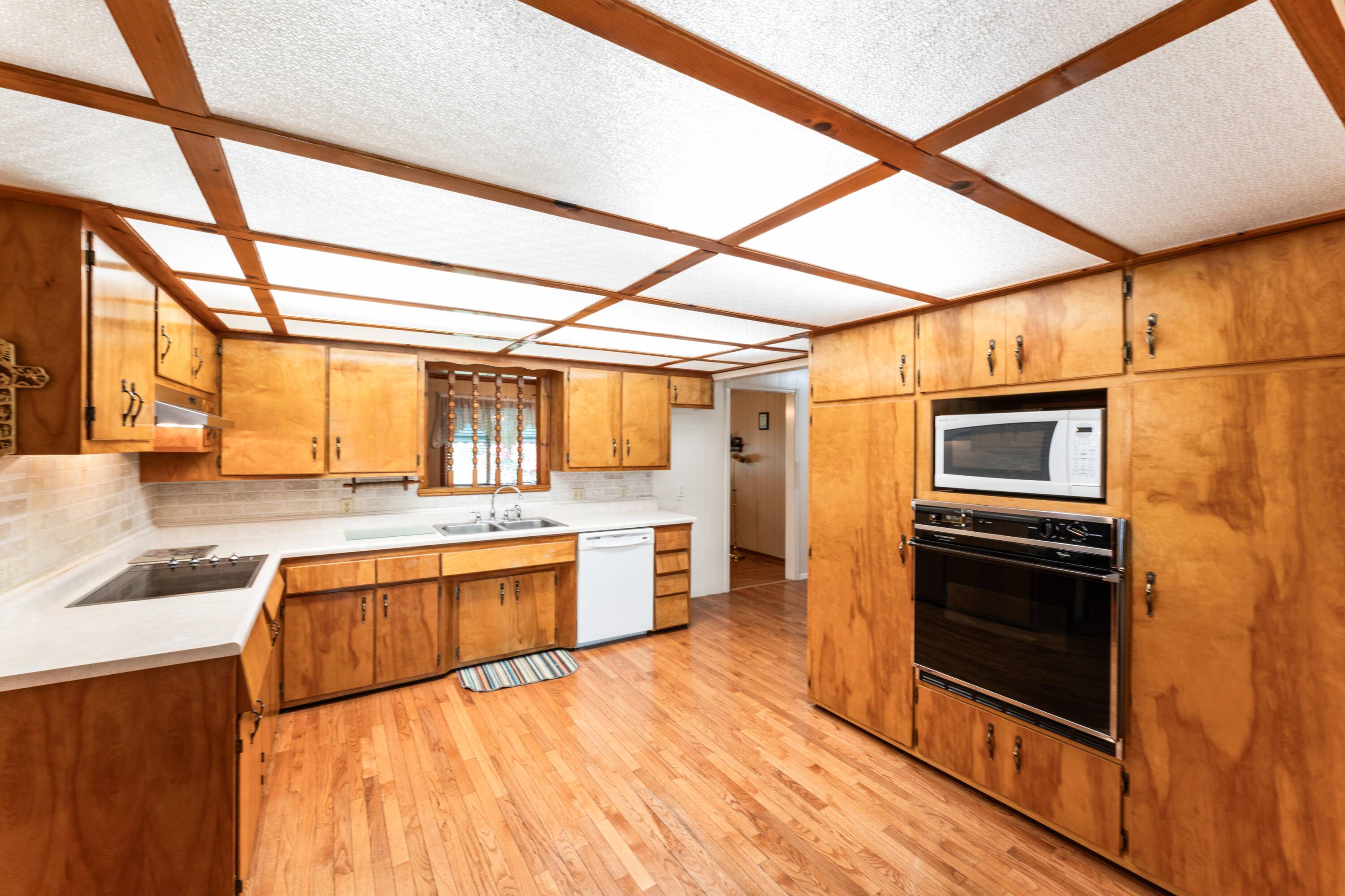 1719 N Pine ST, Nixa, MO 65714