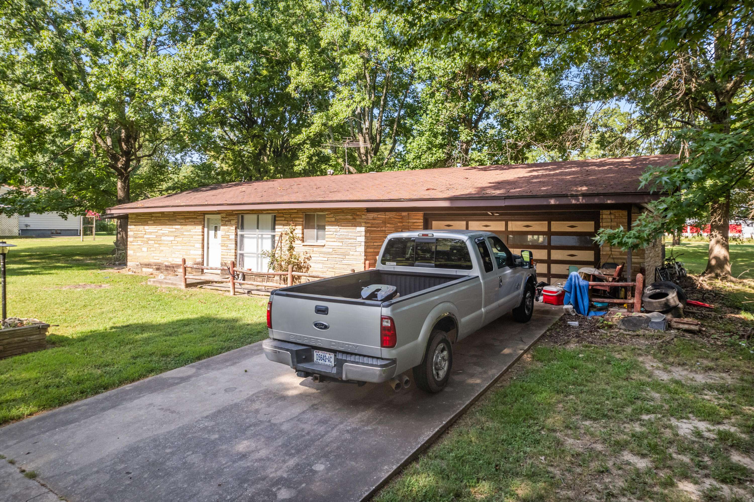 1721 N Pine ST, Nixa, MO 65714