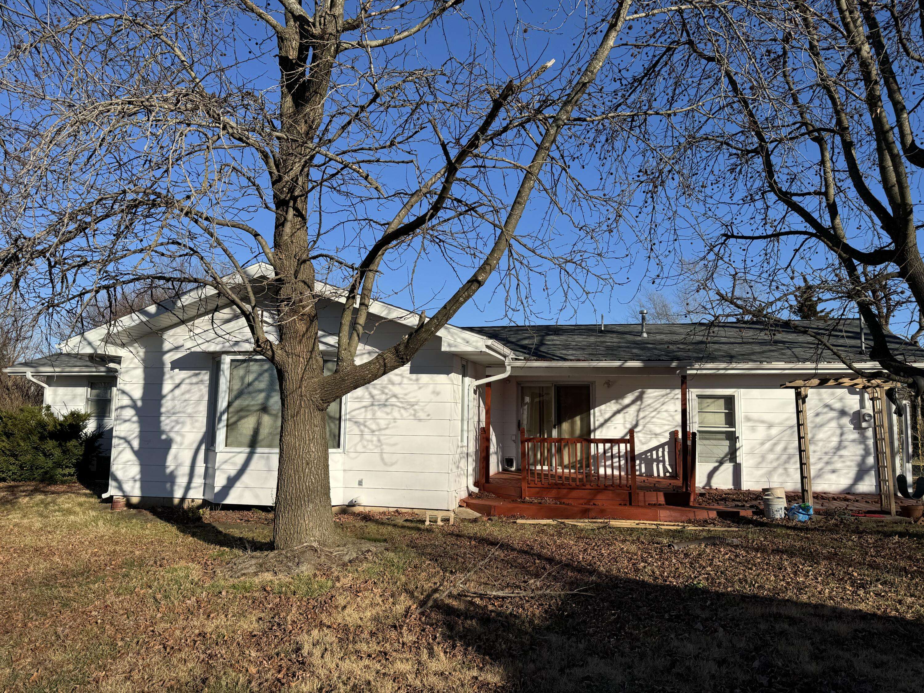1305 S Jefferson AVE, Aurora, MO 65605