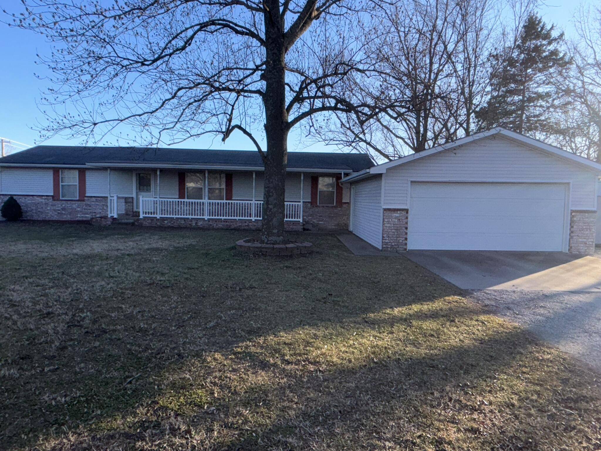 4130 E Zora ST, Webb City, MO 64870