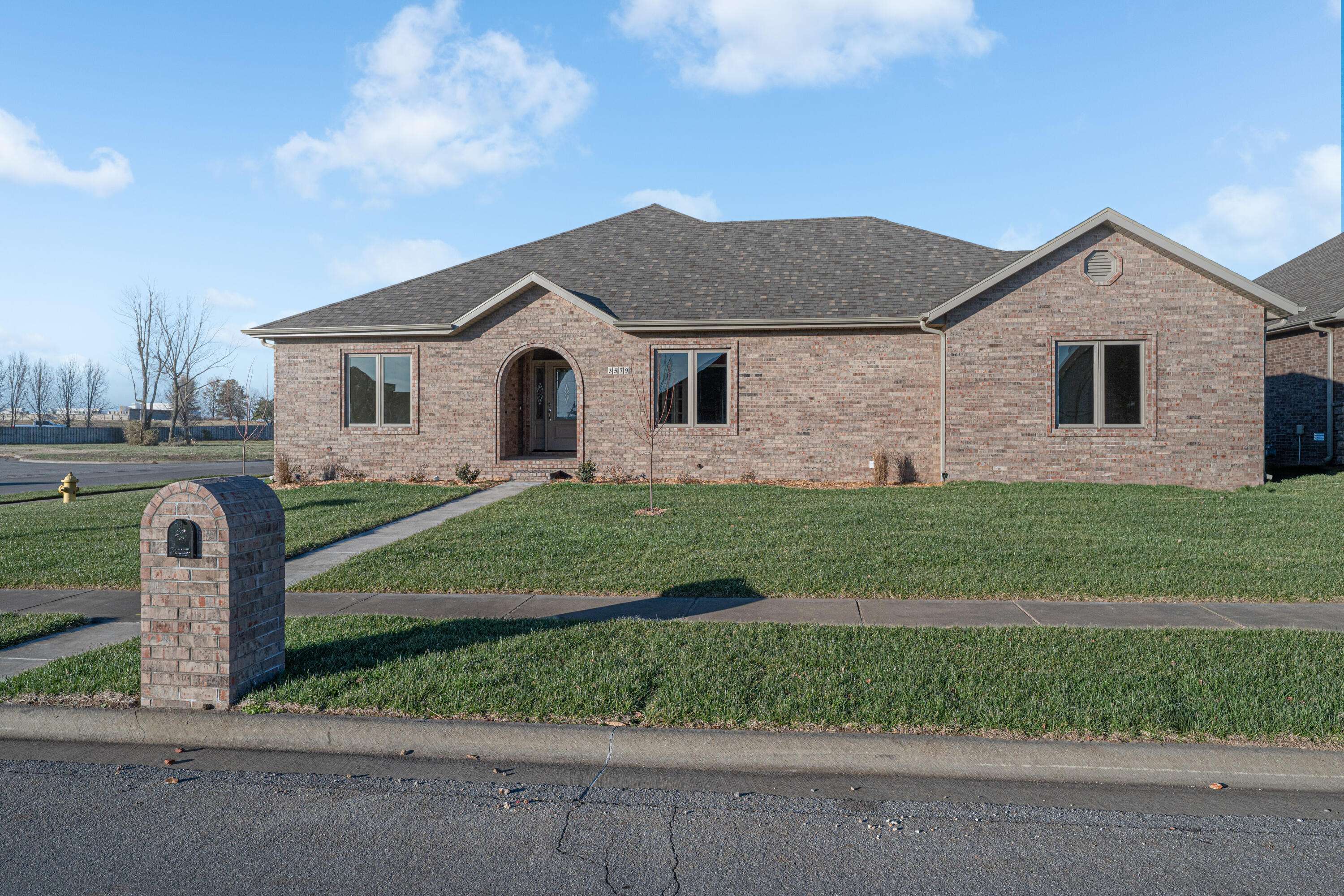 3579 W Cherokee ST, Springfield, MO 65807