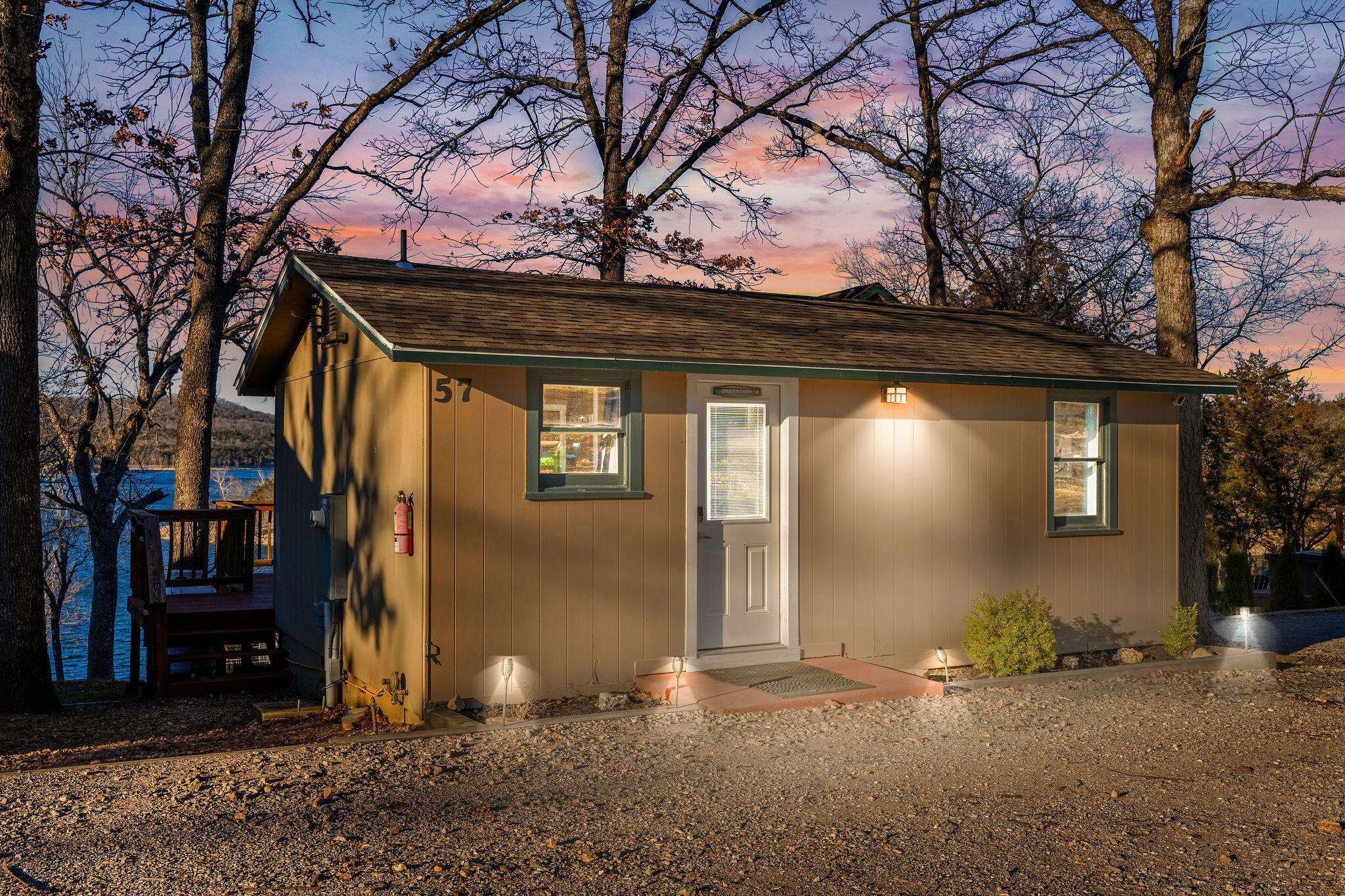 57 Kings Cove LN, Reeds Spring, MO 65737
