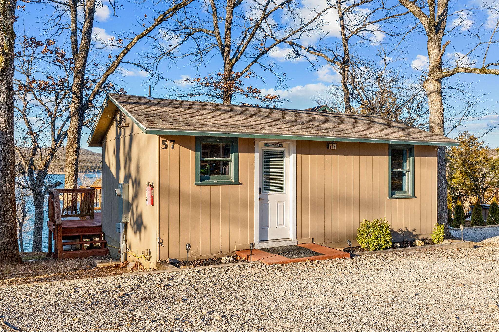 57 Kings Cove LN, Reeds Spring, MO 65737